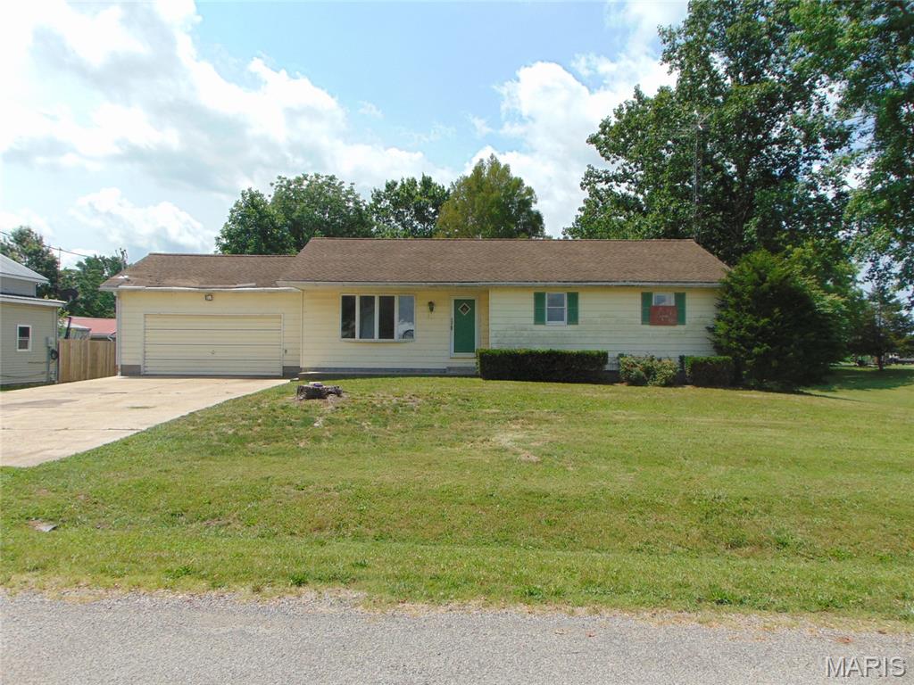 Residential for sale – 107 W Chestnut Street Campbell Hill, IL
