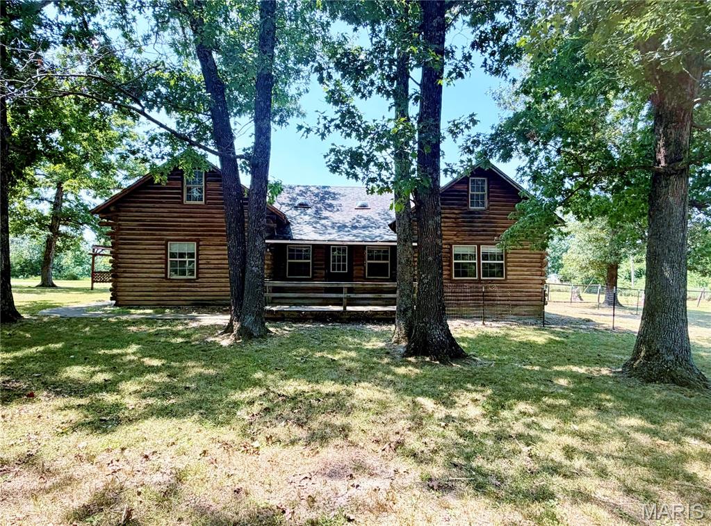 Residential for sale – 23149  Red Hawk Drive  Lebanon, MO