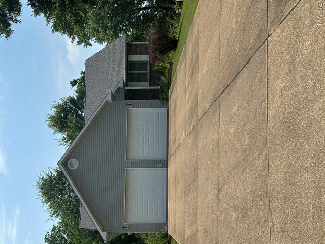 Residential for sale – 305  Sunny Acres Drive  Doniphan, MO