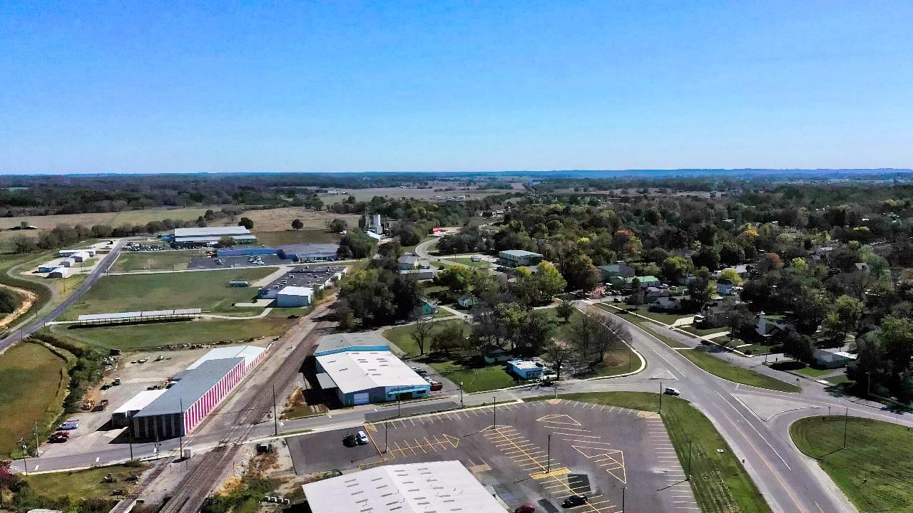Photo 3 - Commercial Sale for sale – 130-134  North Howell Avenue  West Plains, MO