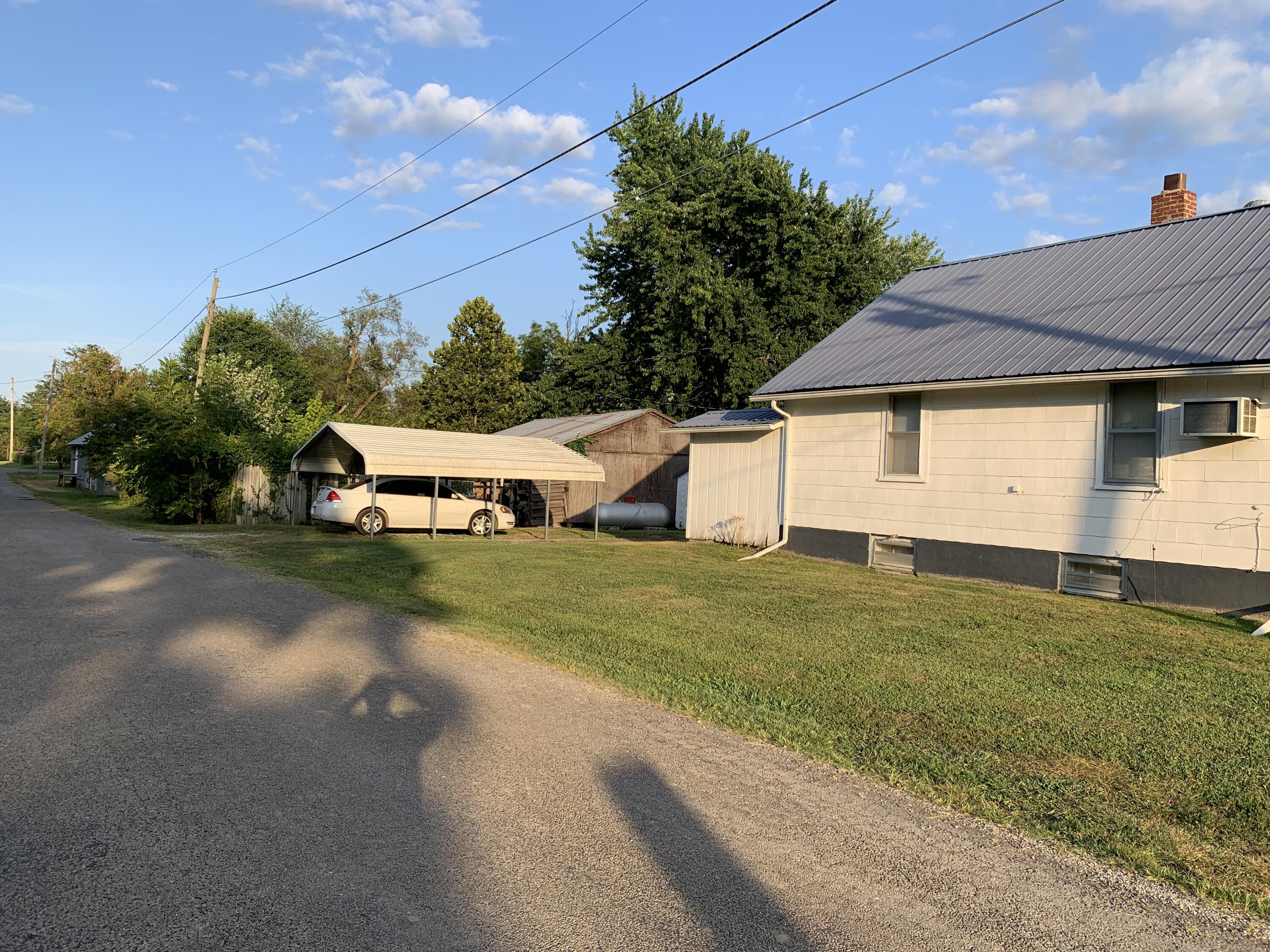 Photo 4 - Residential for sale – 310 N Davis Street  Miller, MO
