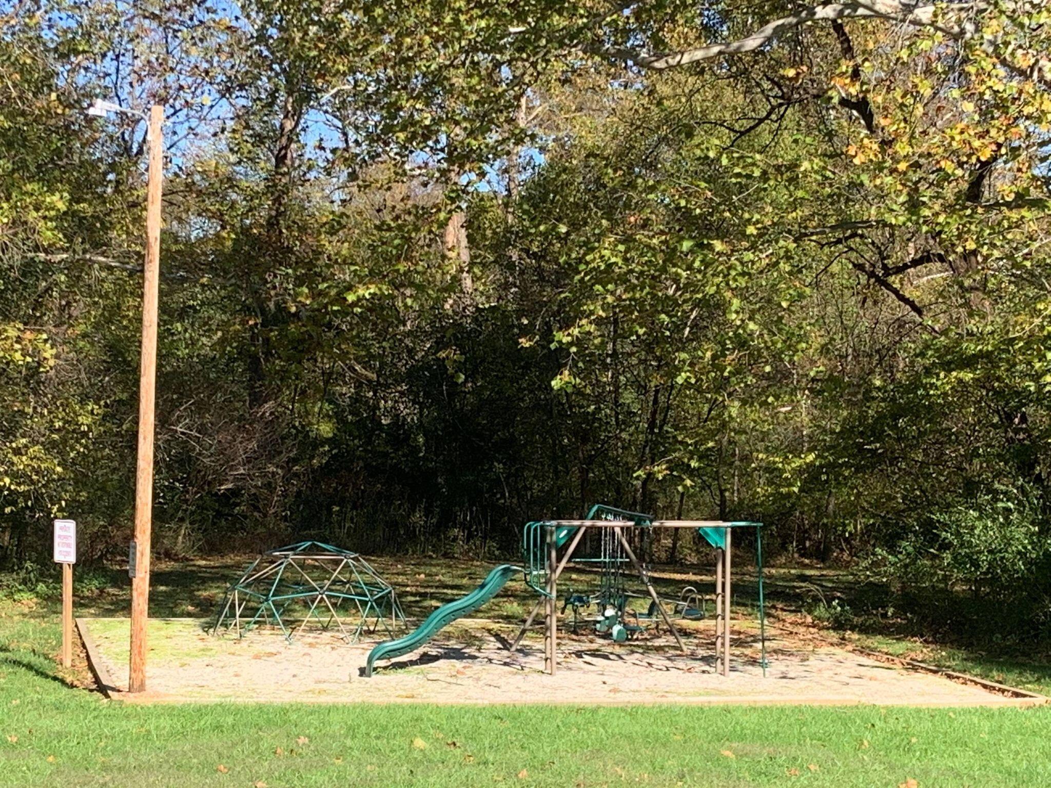 Photo 8 - Land for sale – Lot 213  Lone Oak Drive  Cape Fair, MO