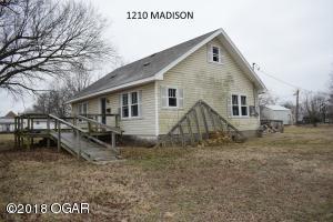 Residential for sale – 1210 Madison Galena, KS
