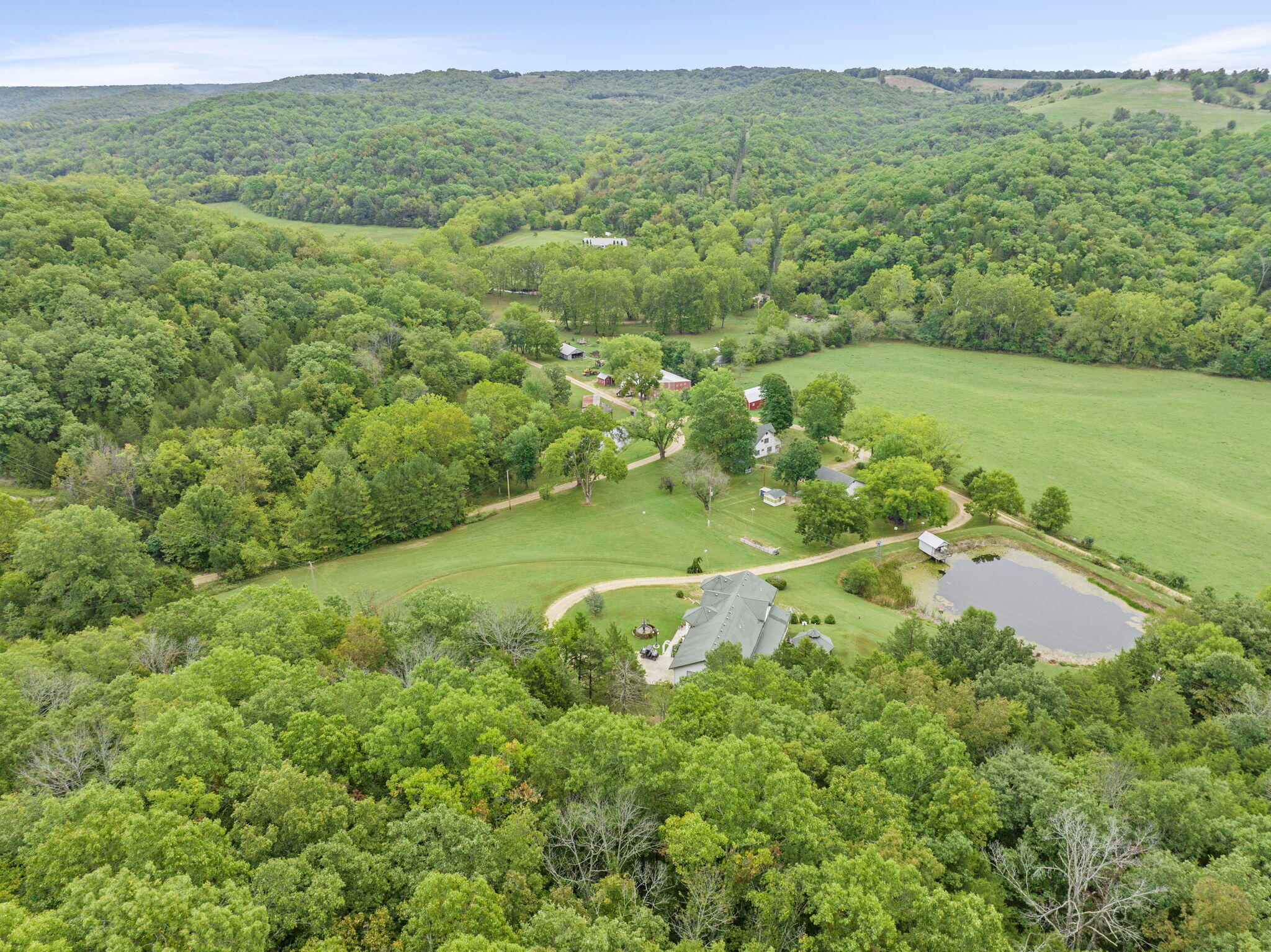 Photo 3 - Farm for sale – 735  Co Rd Uu-551   Sparta, MO
