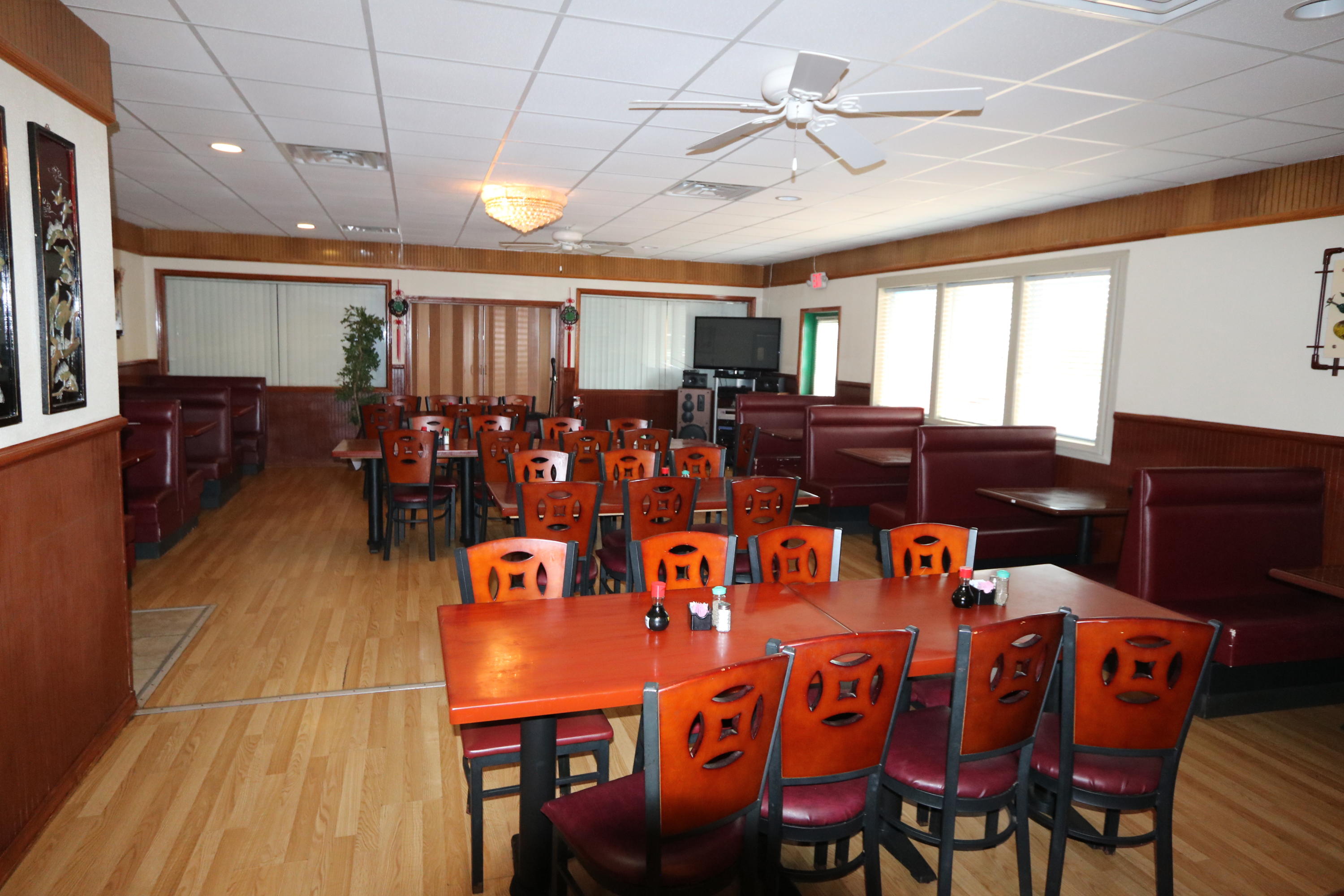 Photo 3 - Commercial Sale for sale – 1315 W Highway 76   Branson, MO