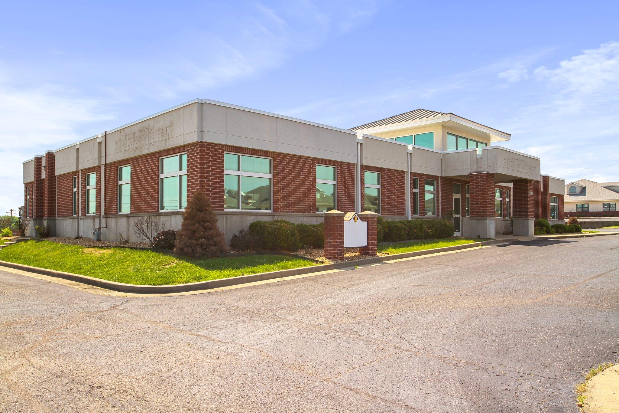 Commercial Sale for sale – 3100  Independence Square  West Plains, MO