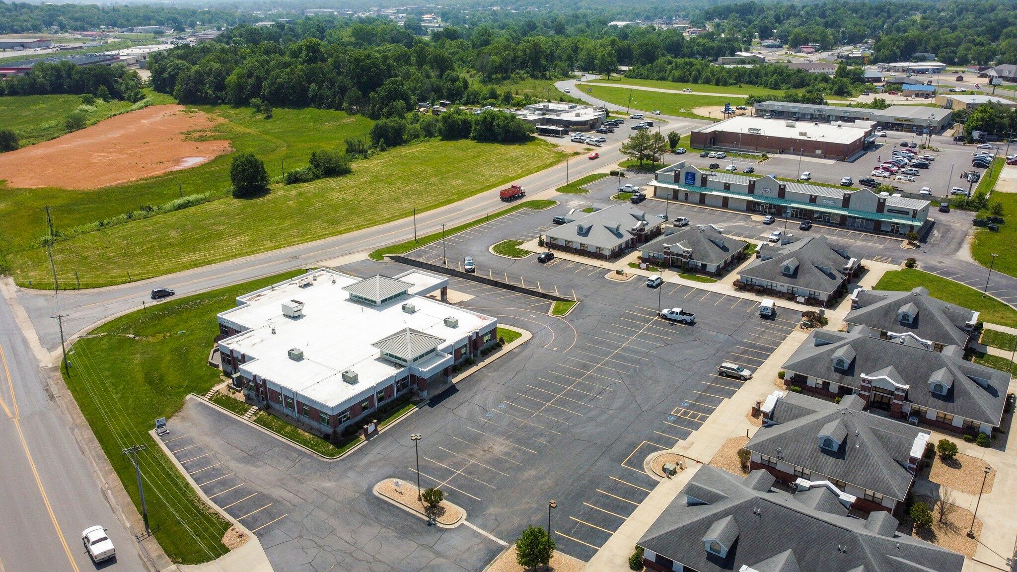 Photo 4 - Commercial Sale for sale – 3100  Independence Square  West Plains, MO