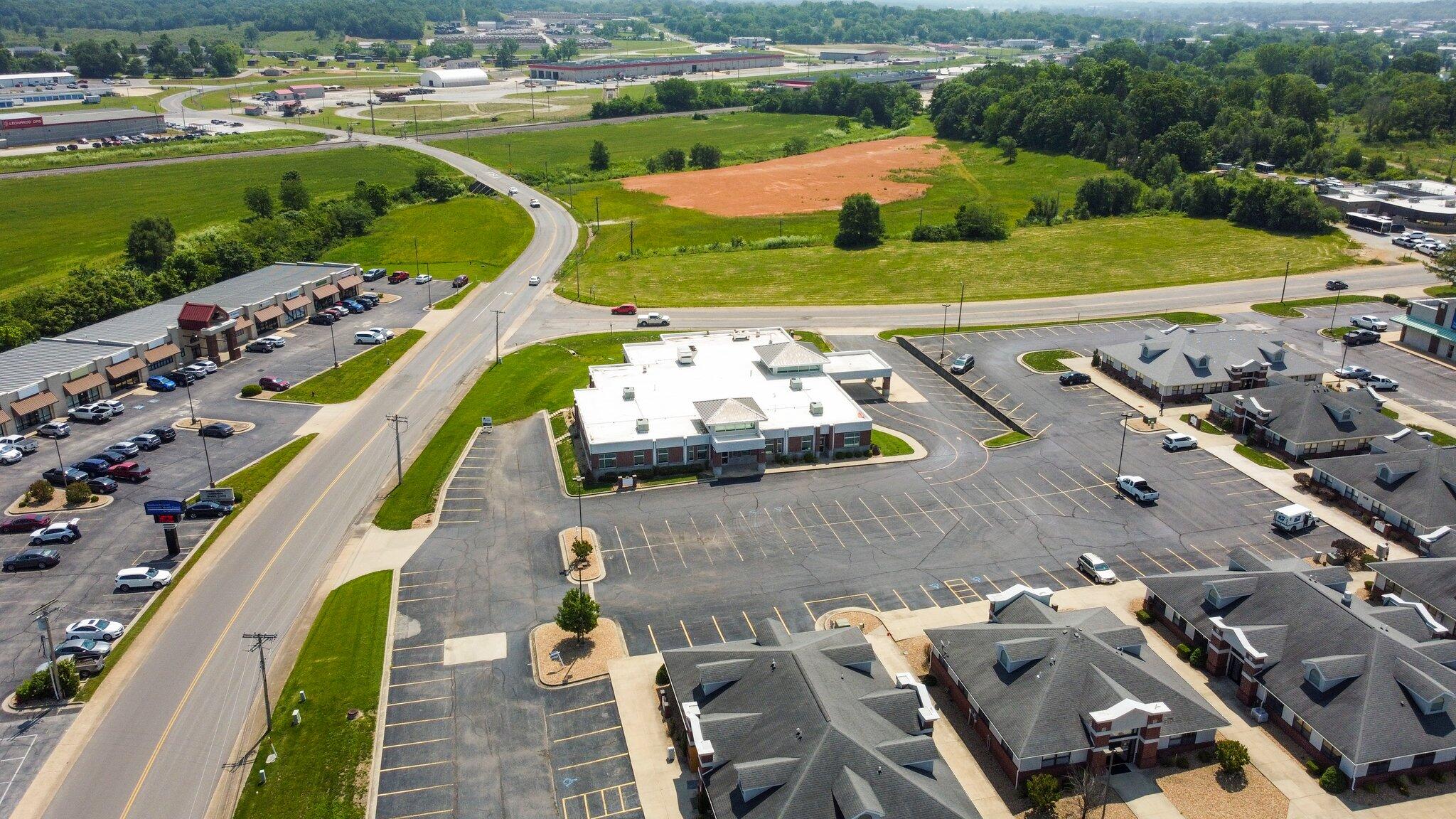 Photo 5 - Commercial Sale for sale – 3100  Independence Square  West Plains, MO