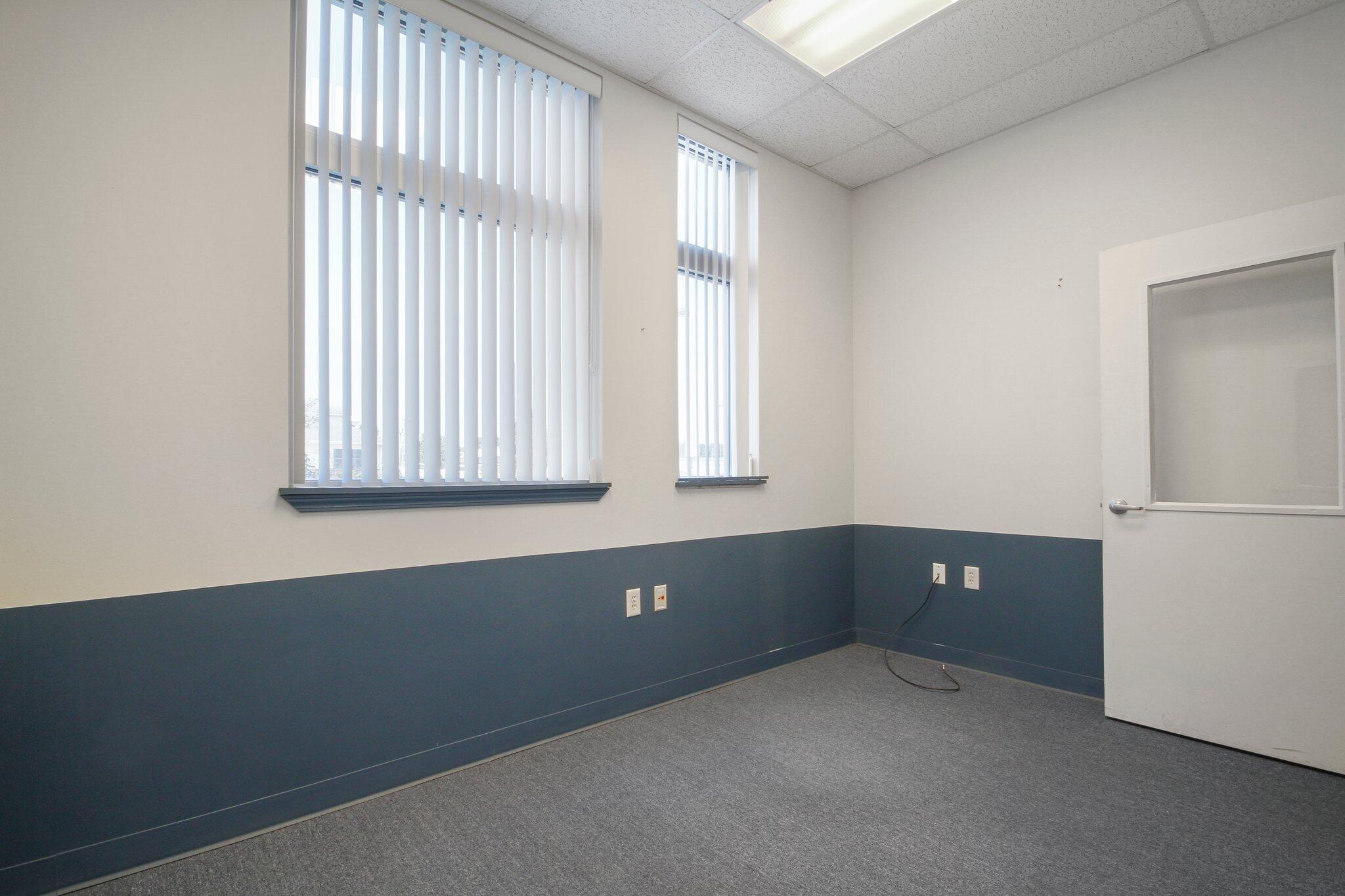 Photo 13 - Commercial Sale for sale – 3100  Independence Square  West Plains, MO
