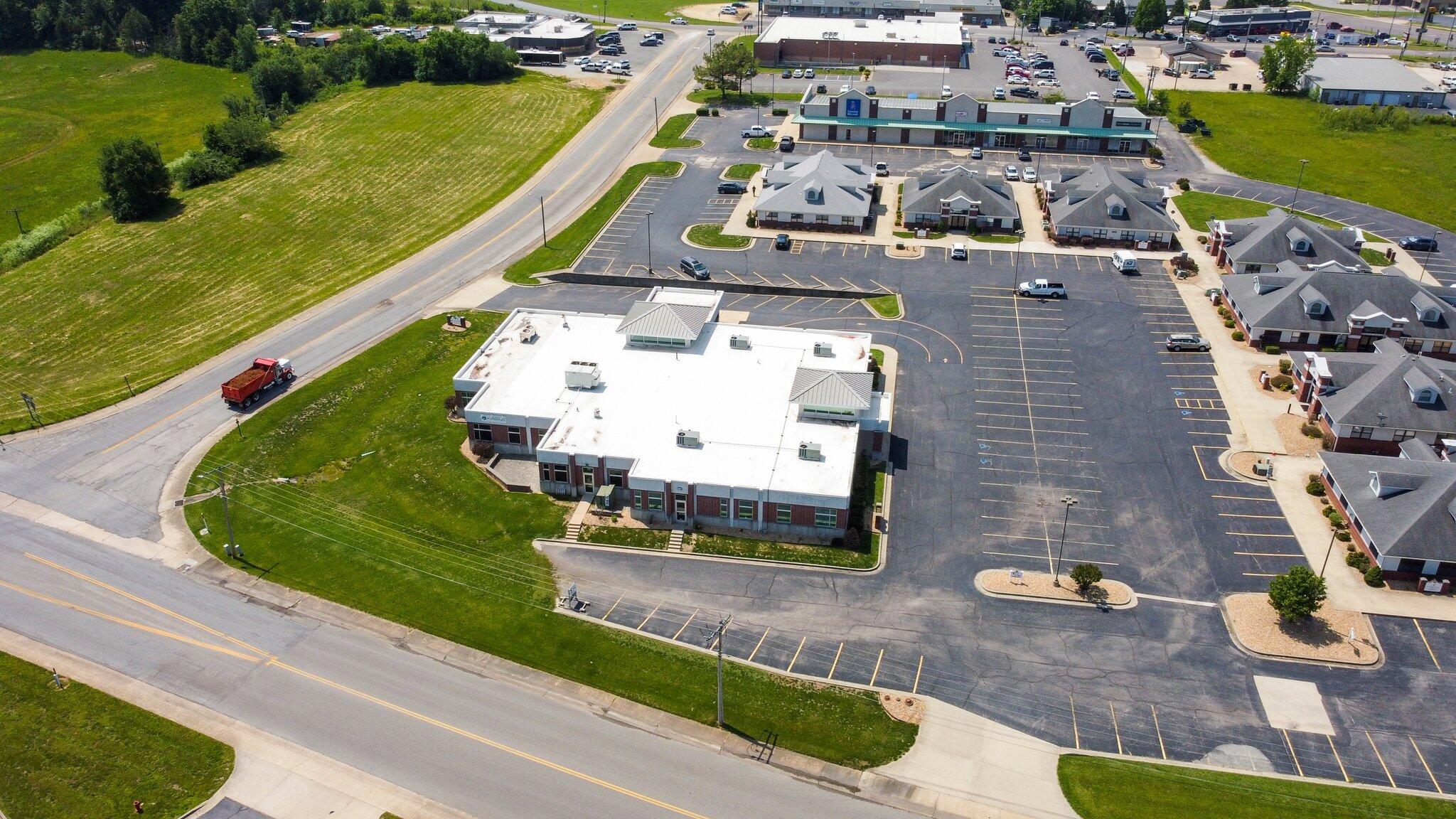 Photo 3 - Commercial Sale for sale – 3100  Independence Square  West Plains, MO
