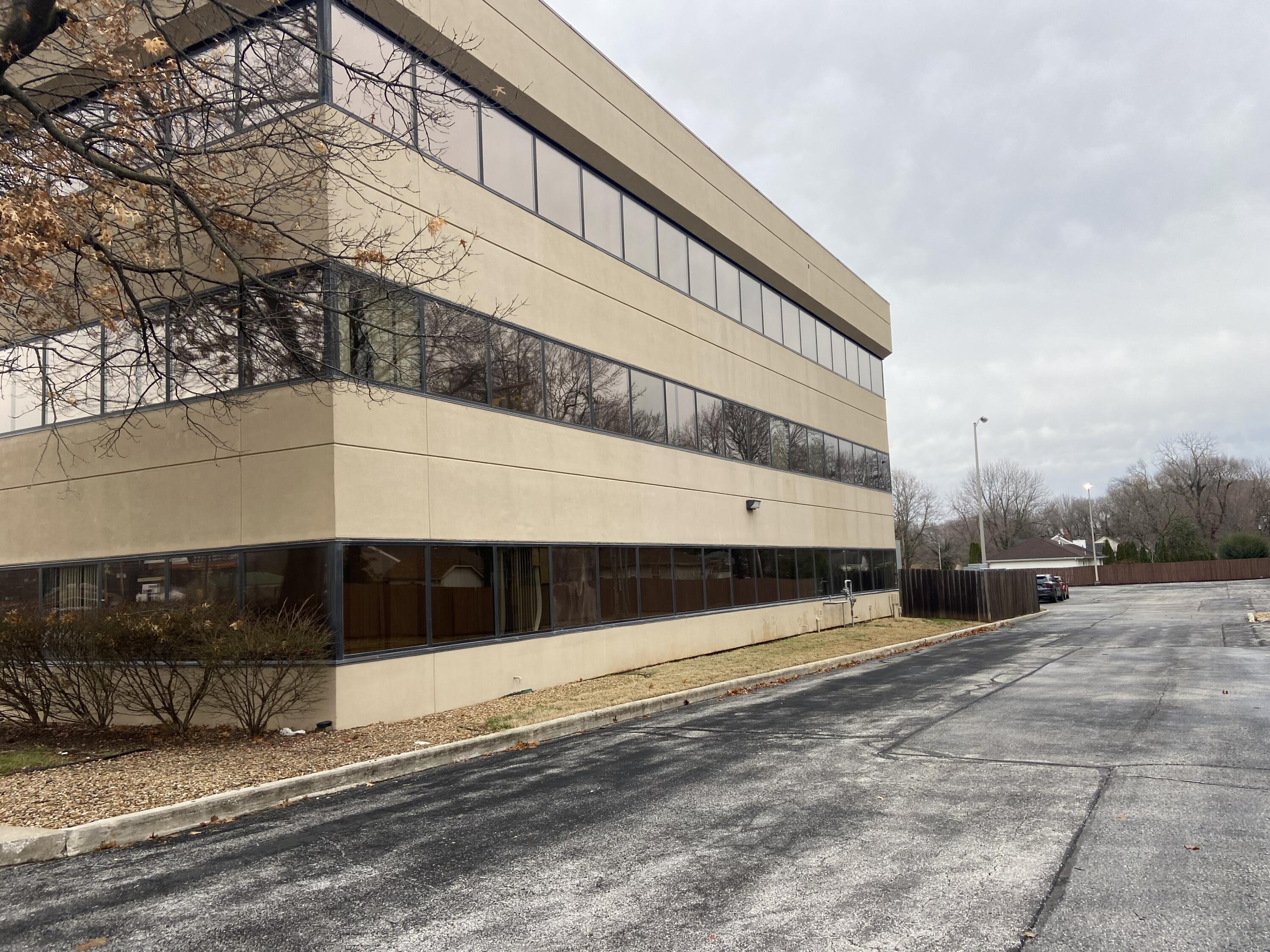 Photo 6 - Commercial Sale for sale – 620 S Glenstone Avenue  Springfield, MO