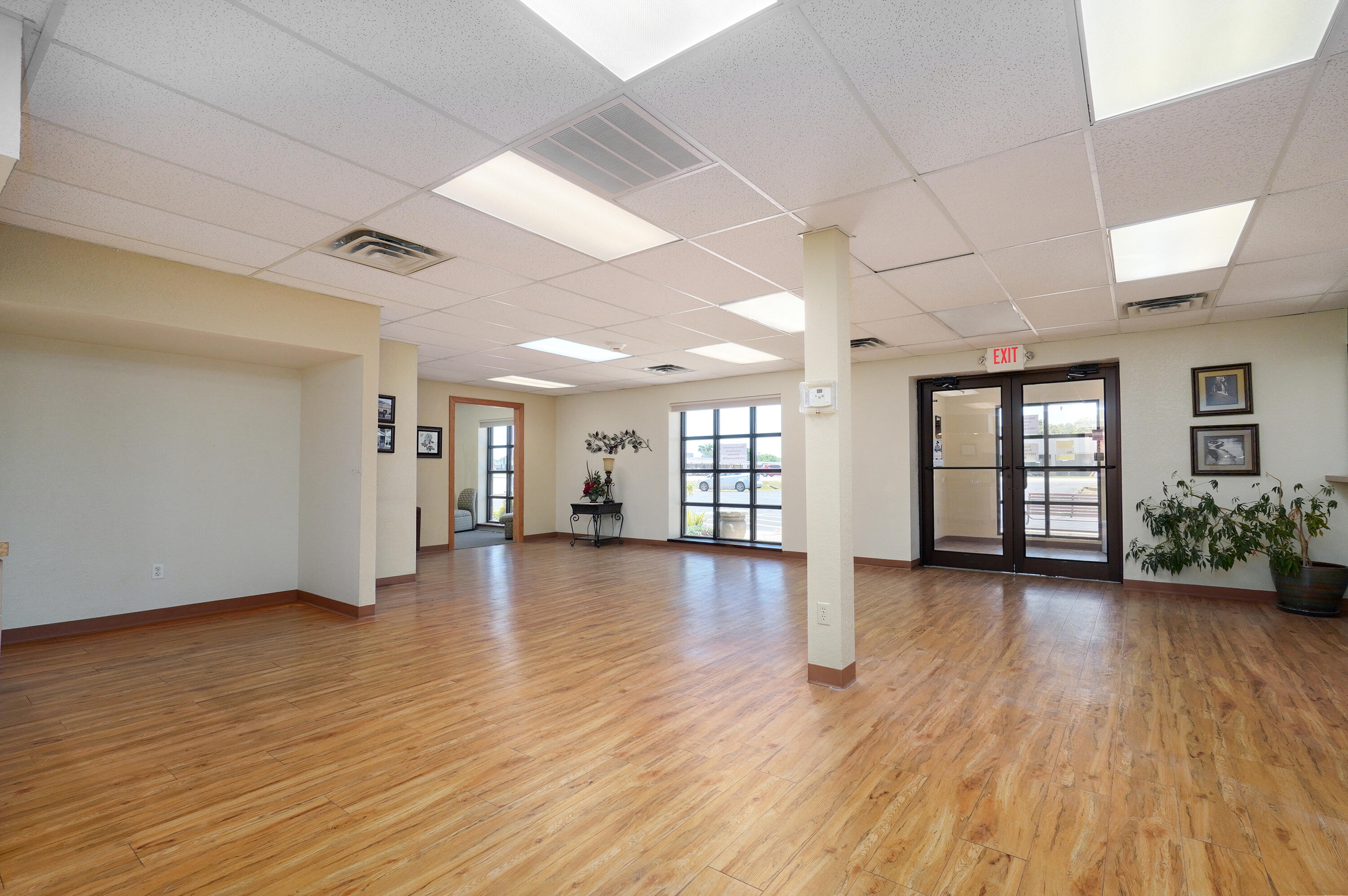 Photo 7 - Commercial Sale for sale – 560 E Mt Vernon Boulevard  Mt Vernon, MO