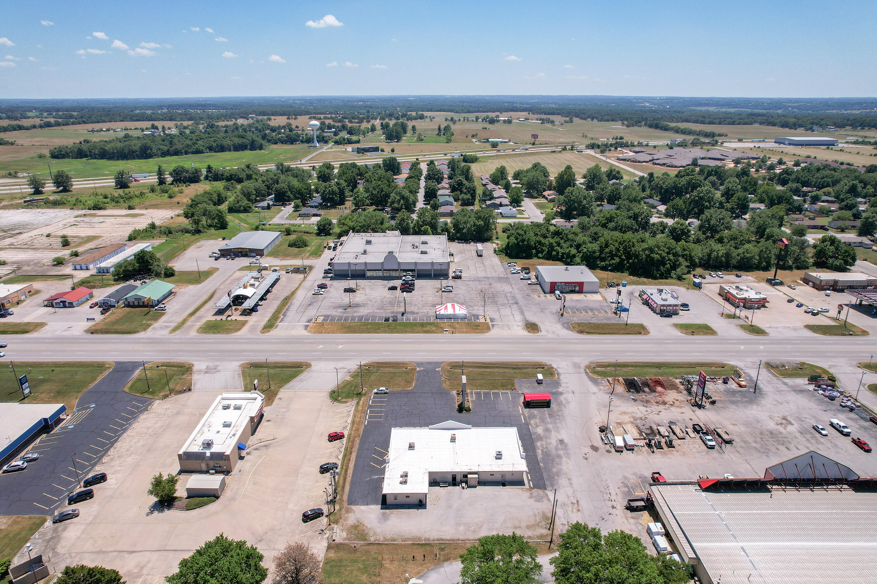 Photo 16 - Commercial Sale for sale – 560 E Mt Vernon Boulevard  Mt Vernon, MO