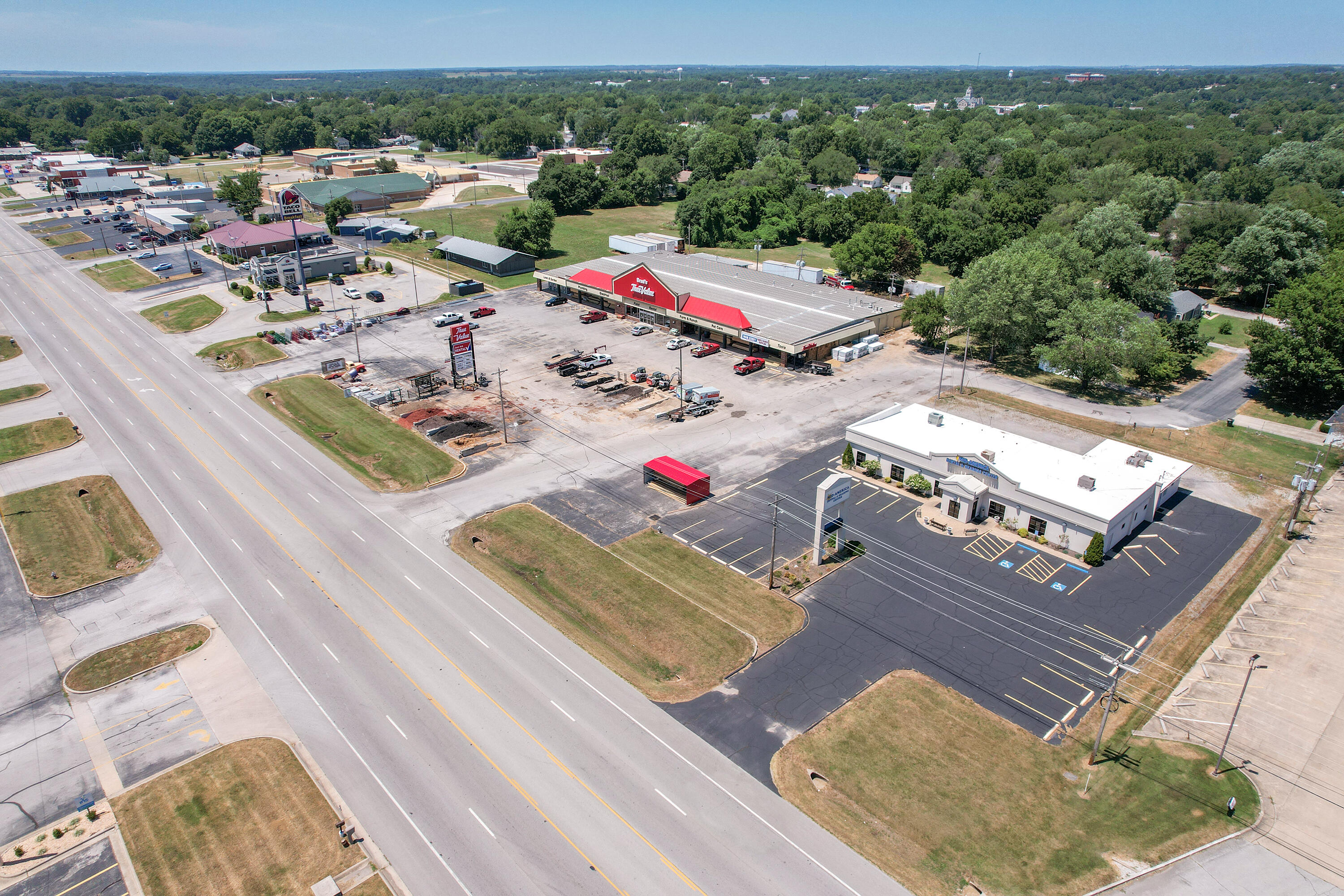 Photo 15 - Commercial Sale for sale – 560 E Mt Vernon Boulevard  Mt Vernon, MO