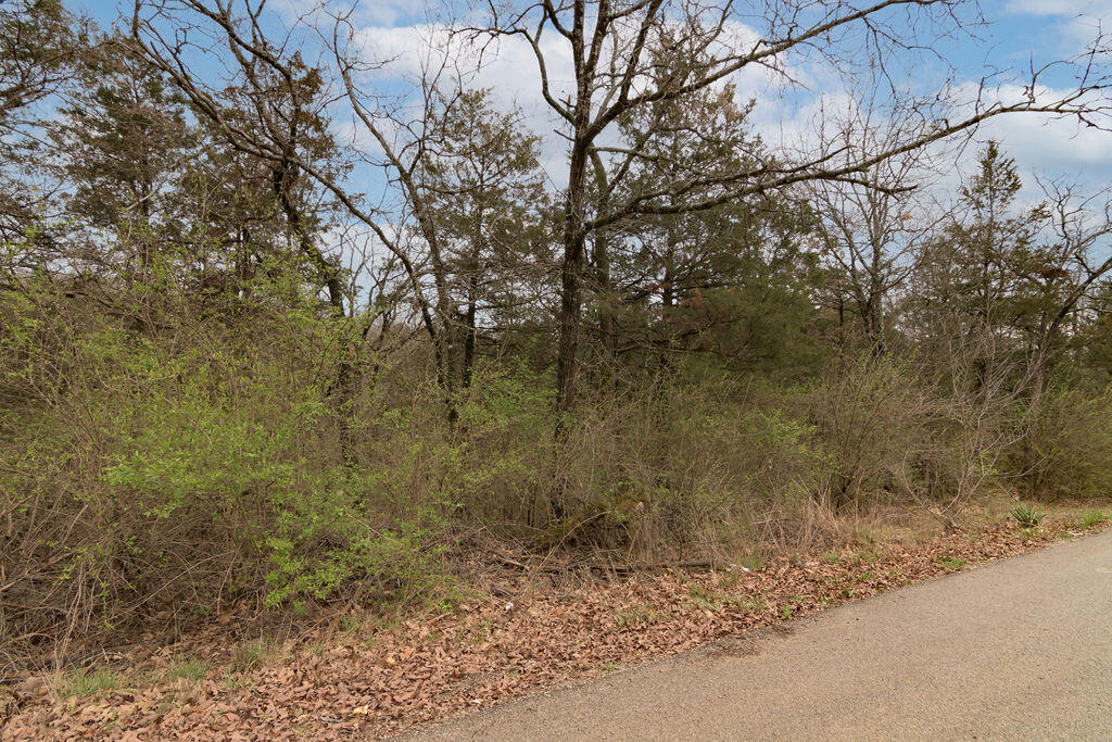 Land for sale – Lot 26  Oakwood Lane  Merriam Woods, MO