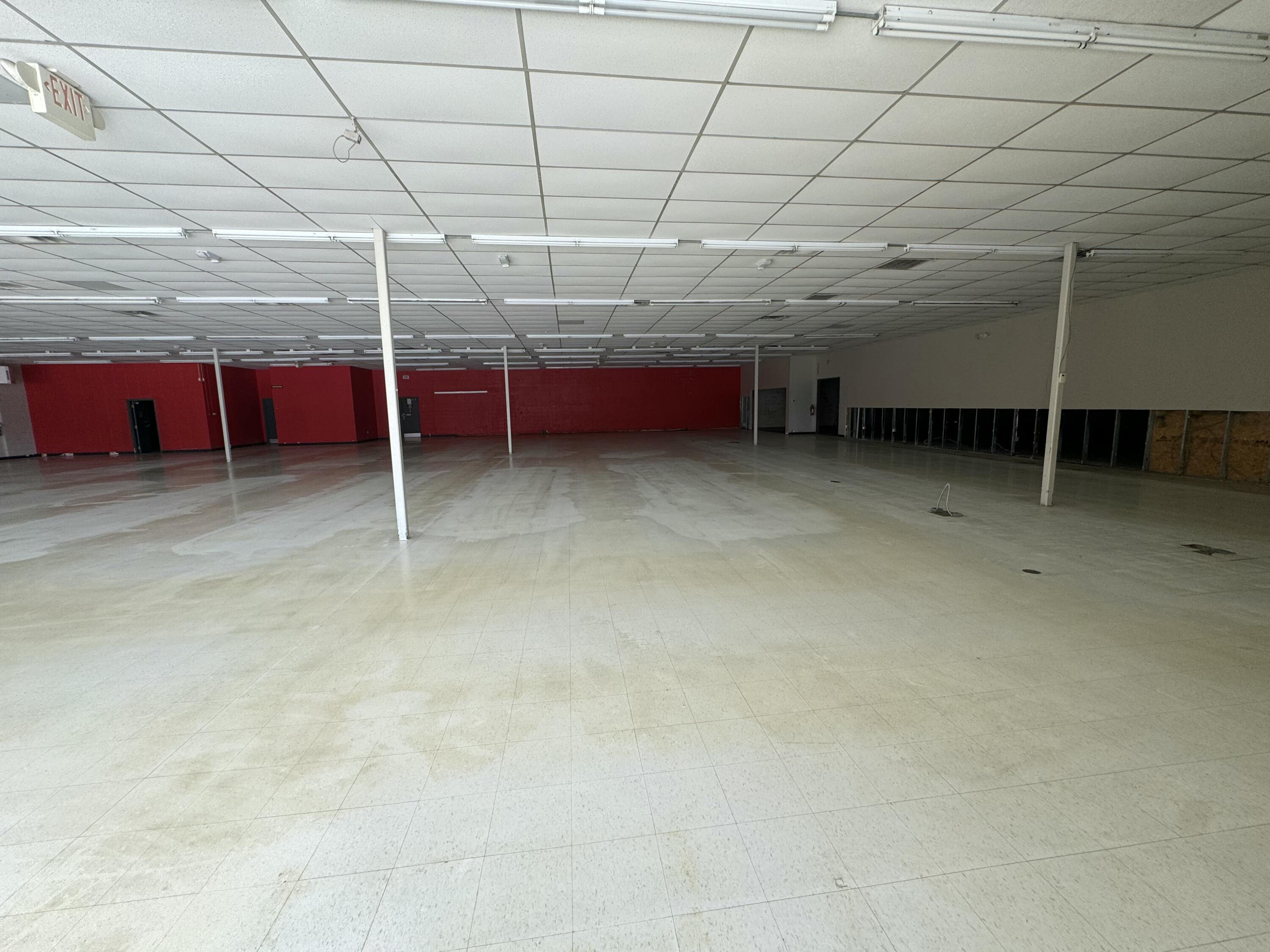 Photo 4 - Commercial Lease for sale – 1117 E Commercial Street  Springfield, MO