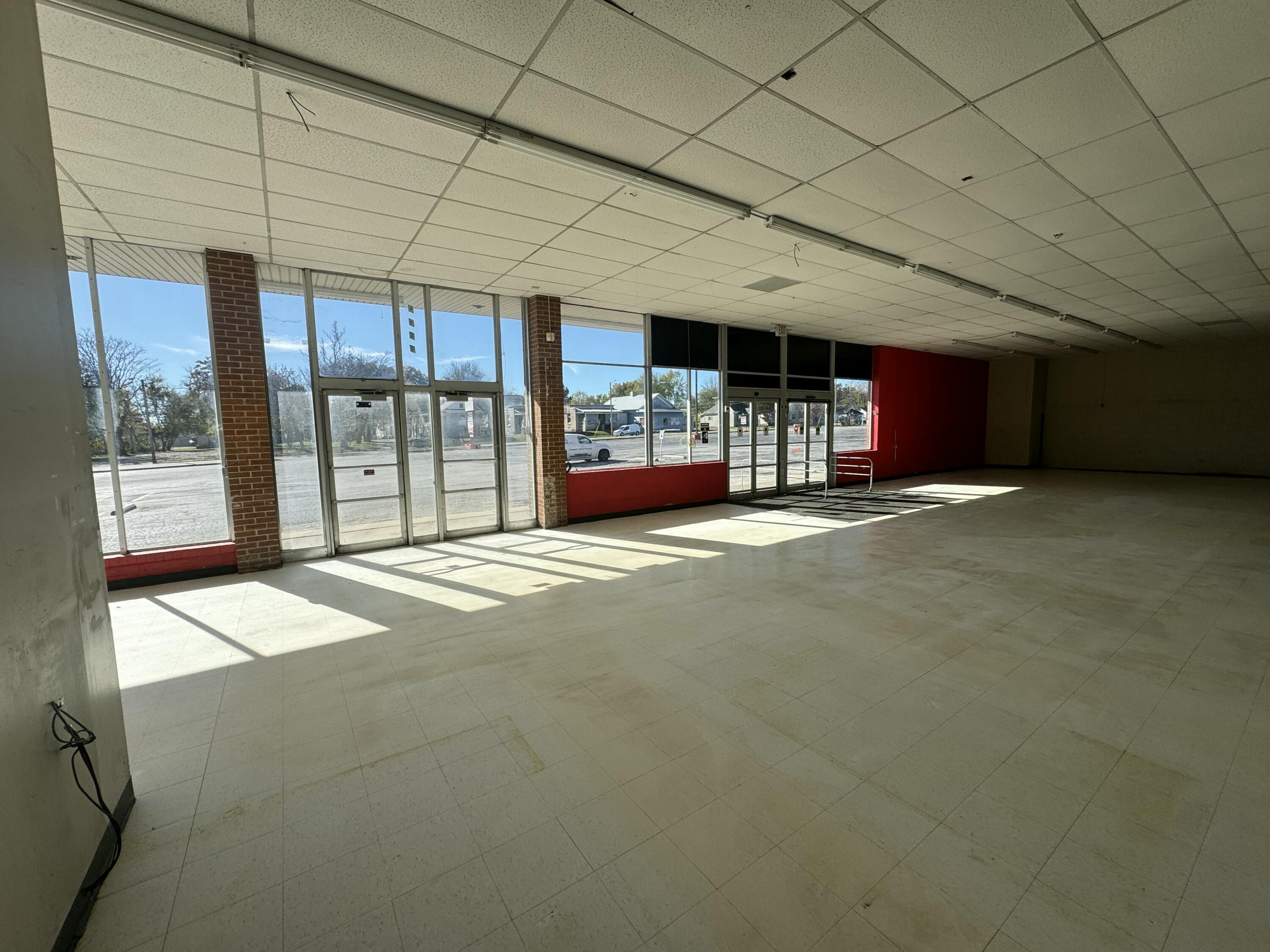 Photo 3 - Commercial Lease for sale – 1117 E Commercial Street  Springfield, MO