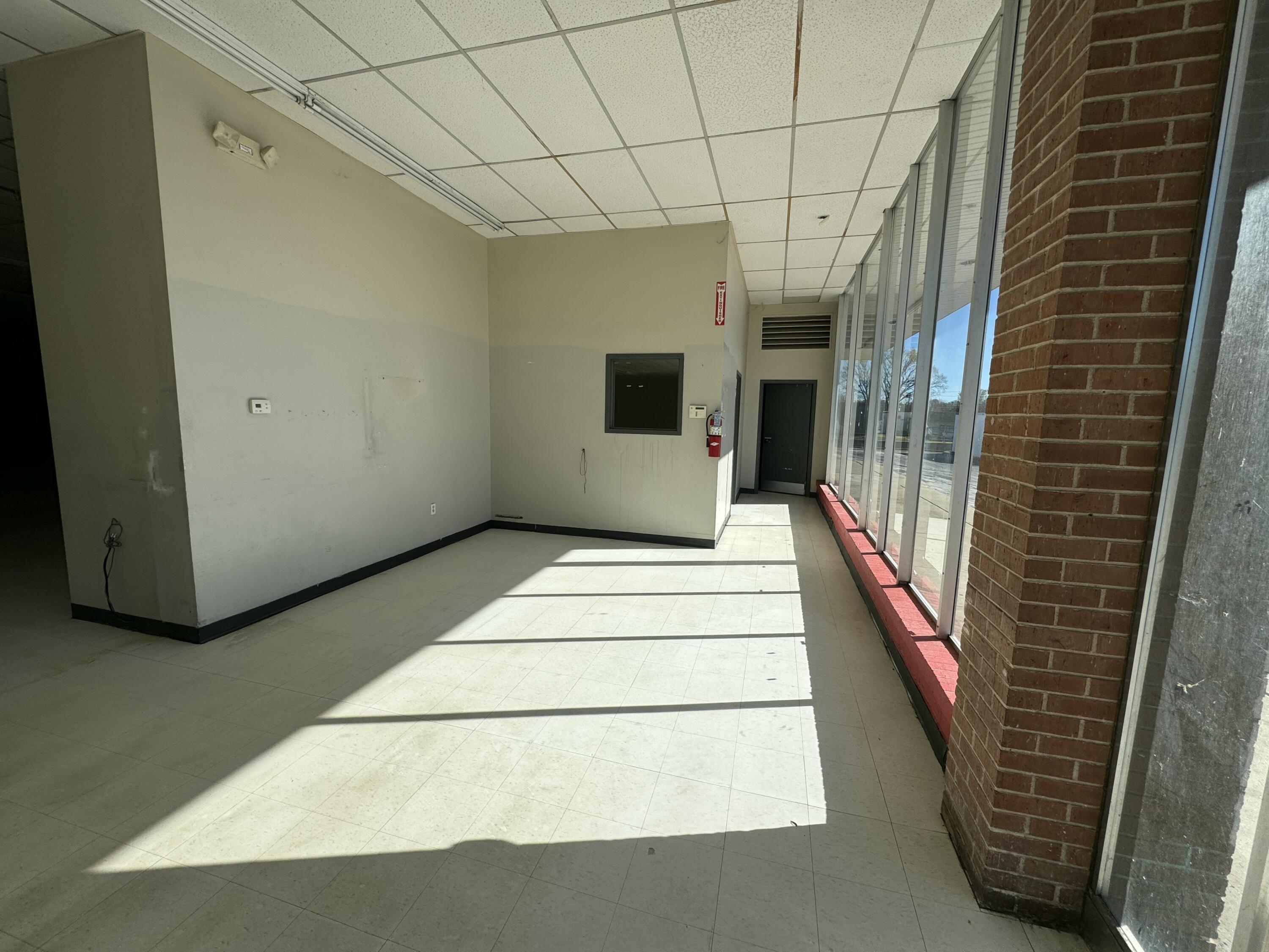 Photo 5 - Commercial Lease for sale – 1117 E Commercial Street  Springfield, MO