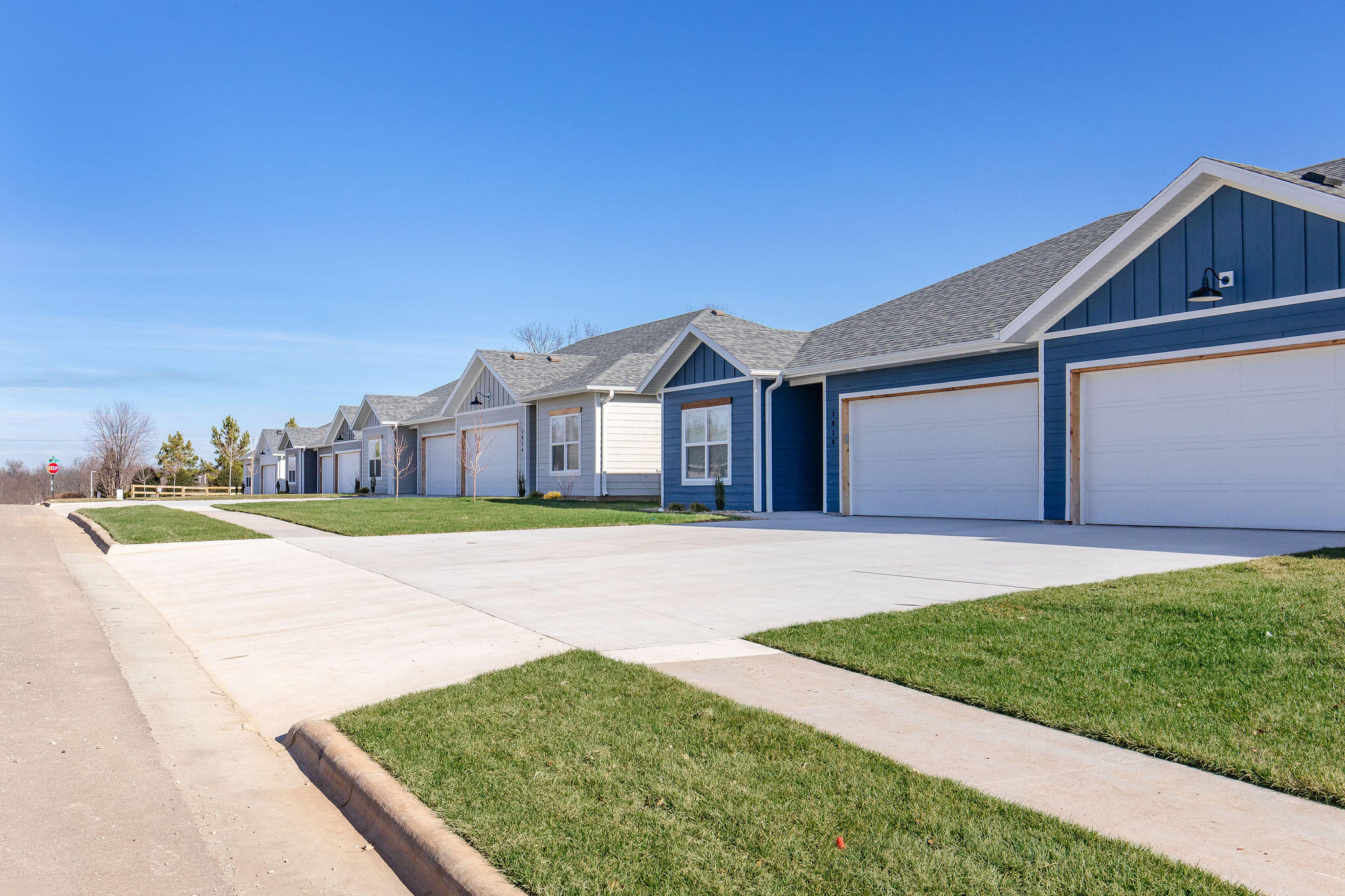 Photo 2 - Residential Lease for sale – 3804 S York Avenue  Springfield, MO