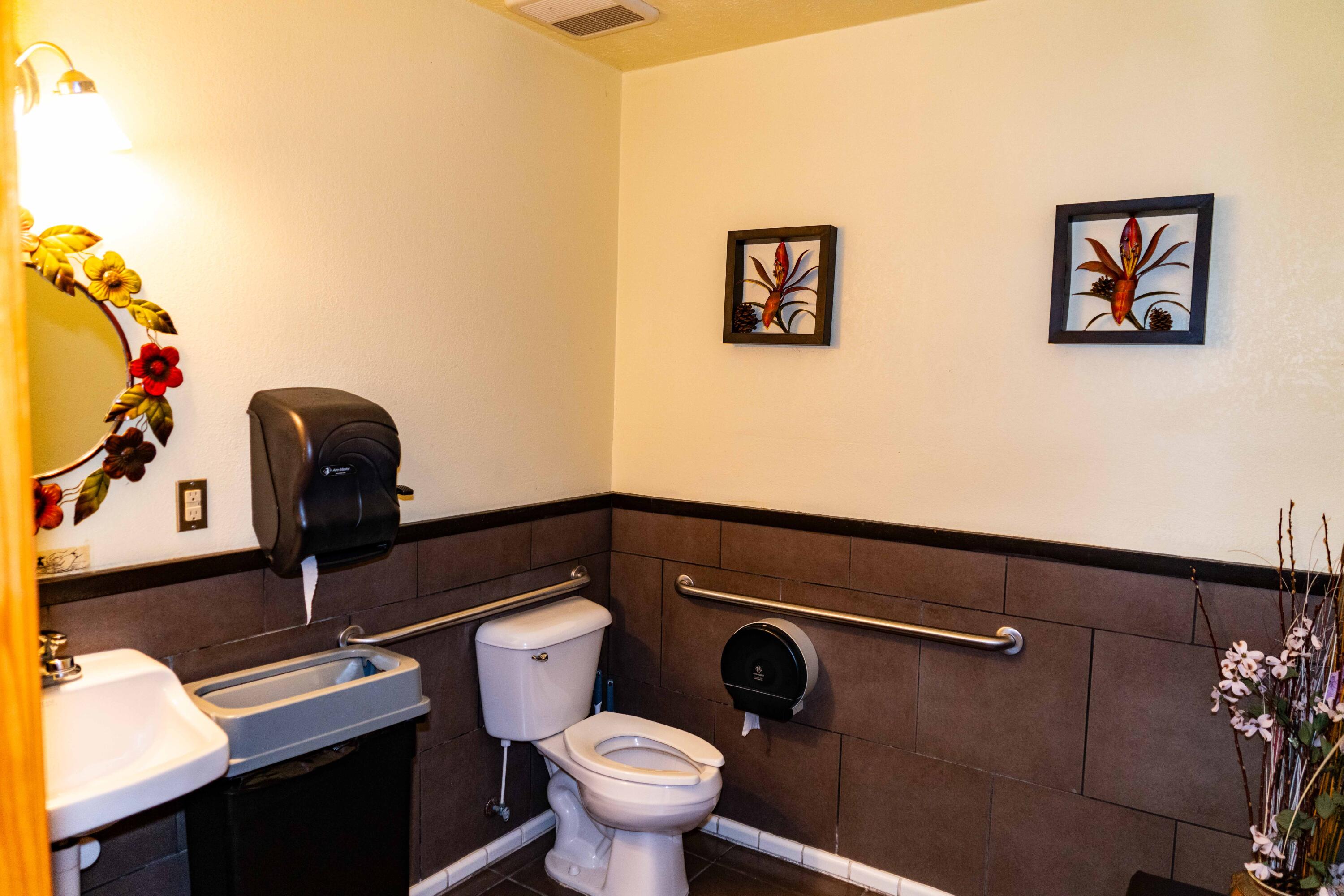 Photo 22 - Commercial Sale for sale – 15 E Olive Street  Aurora, MO