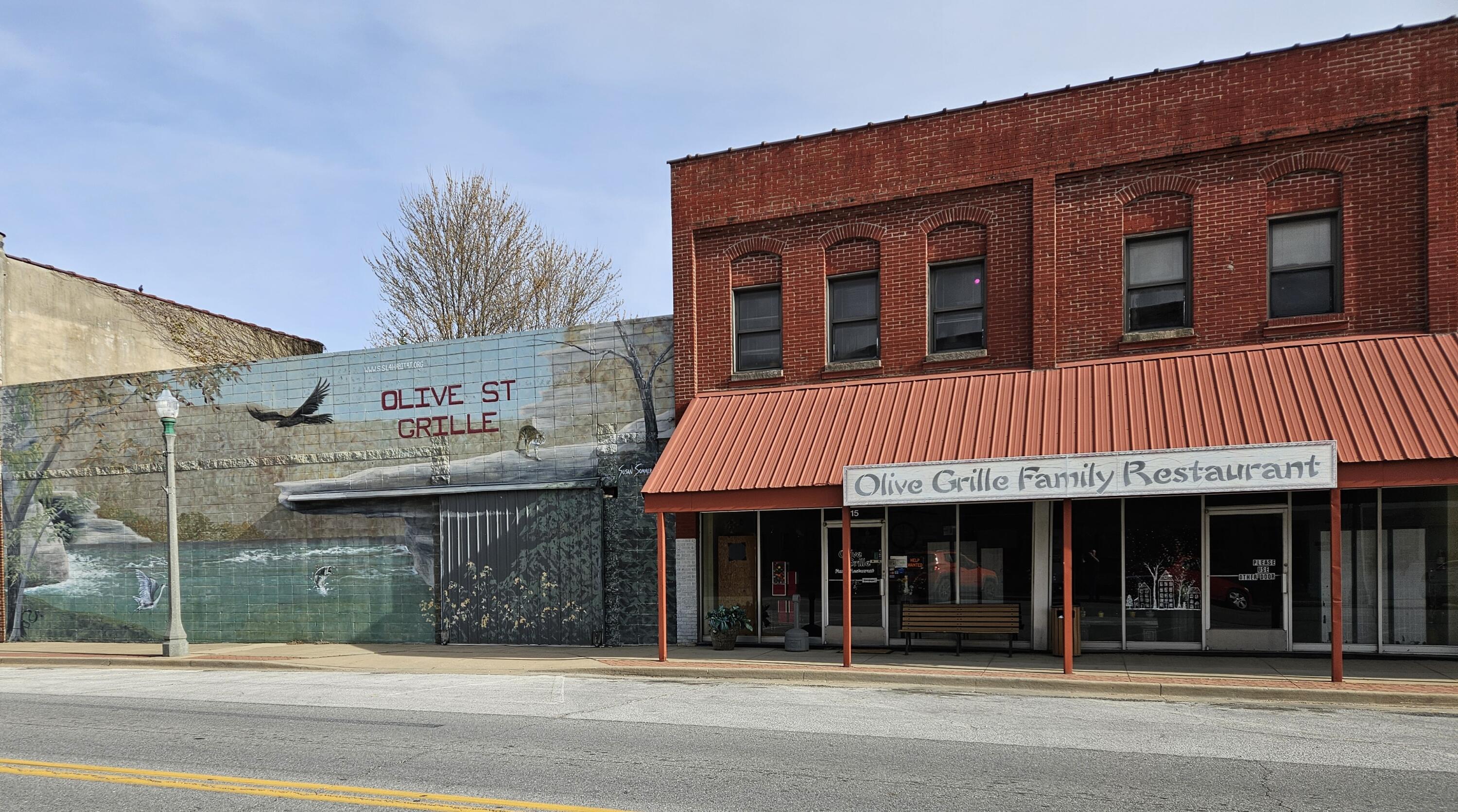 Photo 3 - Commercial Sale for sale – 15 E Olive Street  Aurora, MO