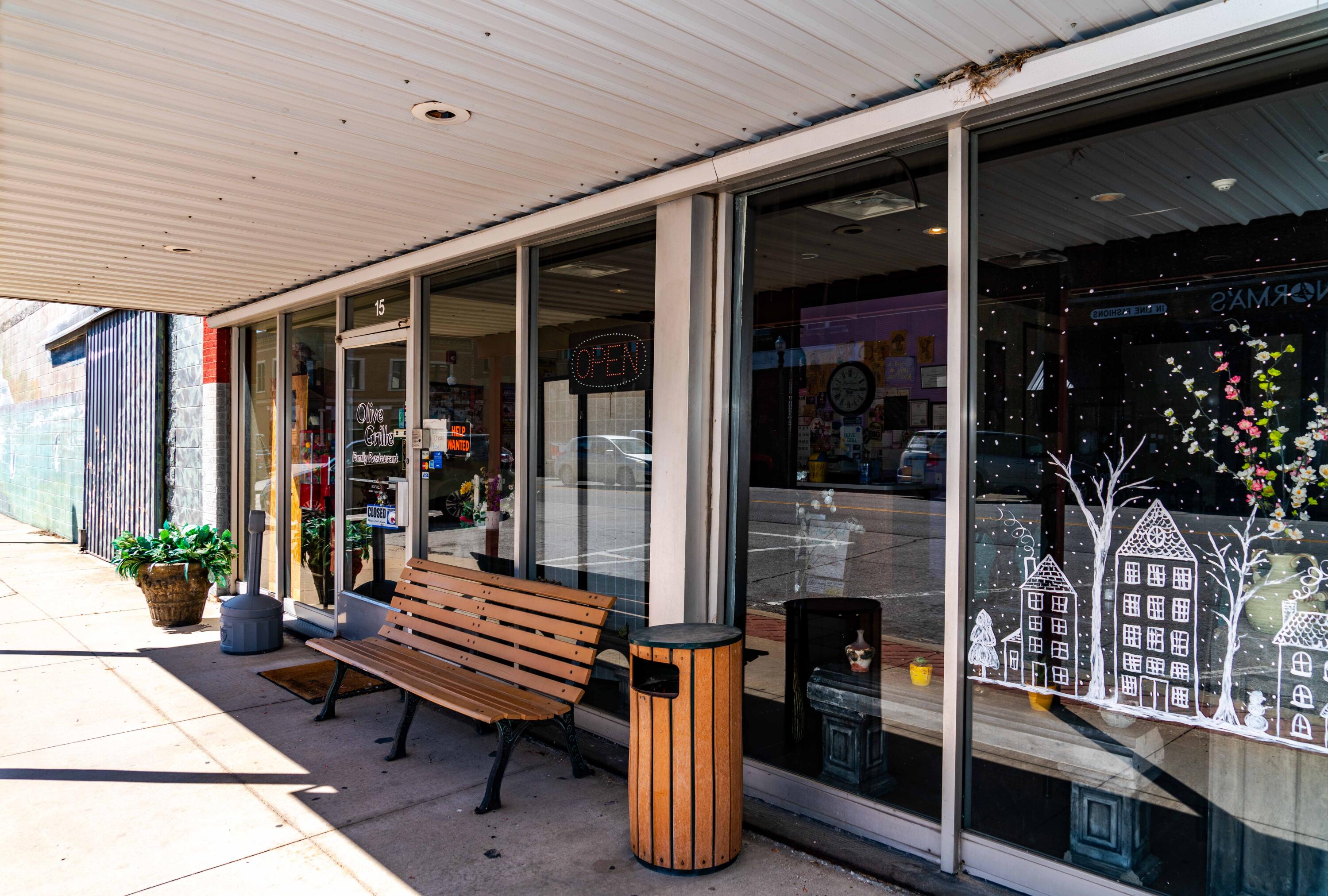 Photo 6 - Commercial Sale for sale – 15 E Olive Street  Aurora, MO
