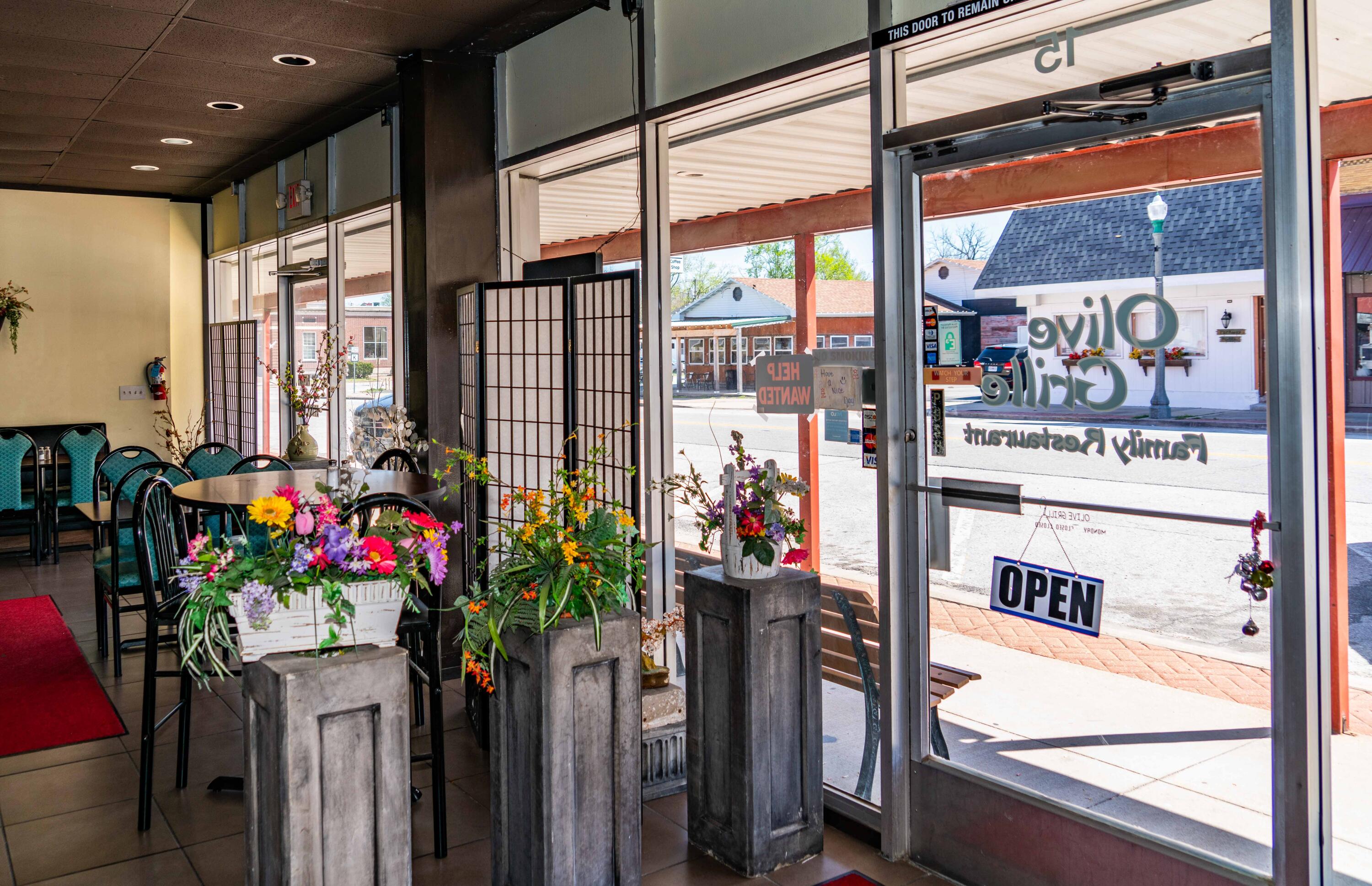 Photo 5 - Commercial Sale for sale – 15 E Olive Street  Aurora, MO
