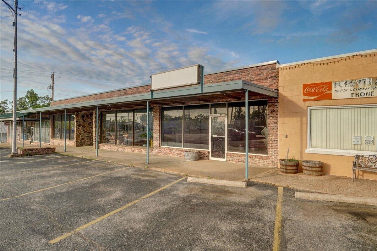 Commercial Sale for sale – 127  Main Street  Forsyth, MO