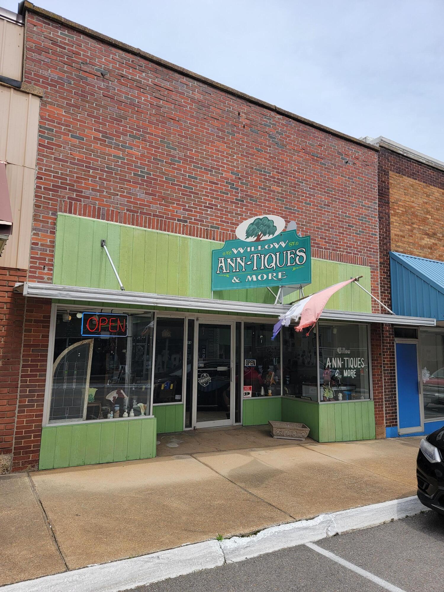 Commercial Sale for sale – 115  East Main Street   Willow Springs, MO