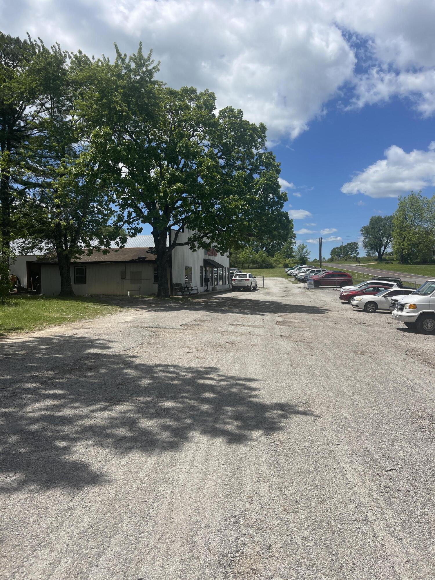 Commercial Sale for sale – W-16-401 8637 Co Rd W 76-401 Ava, MO