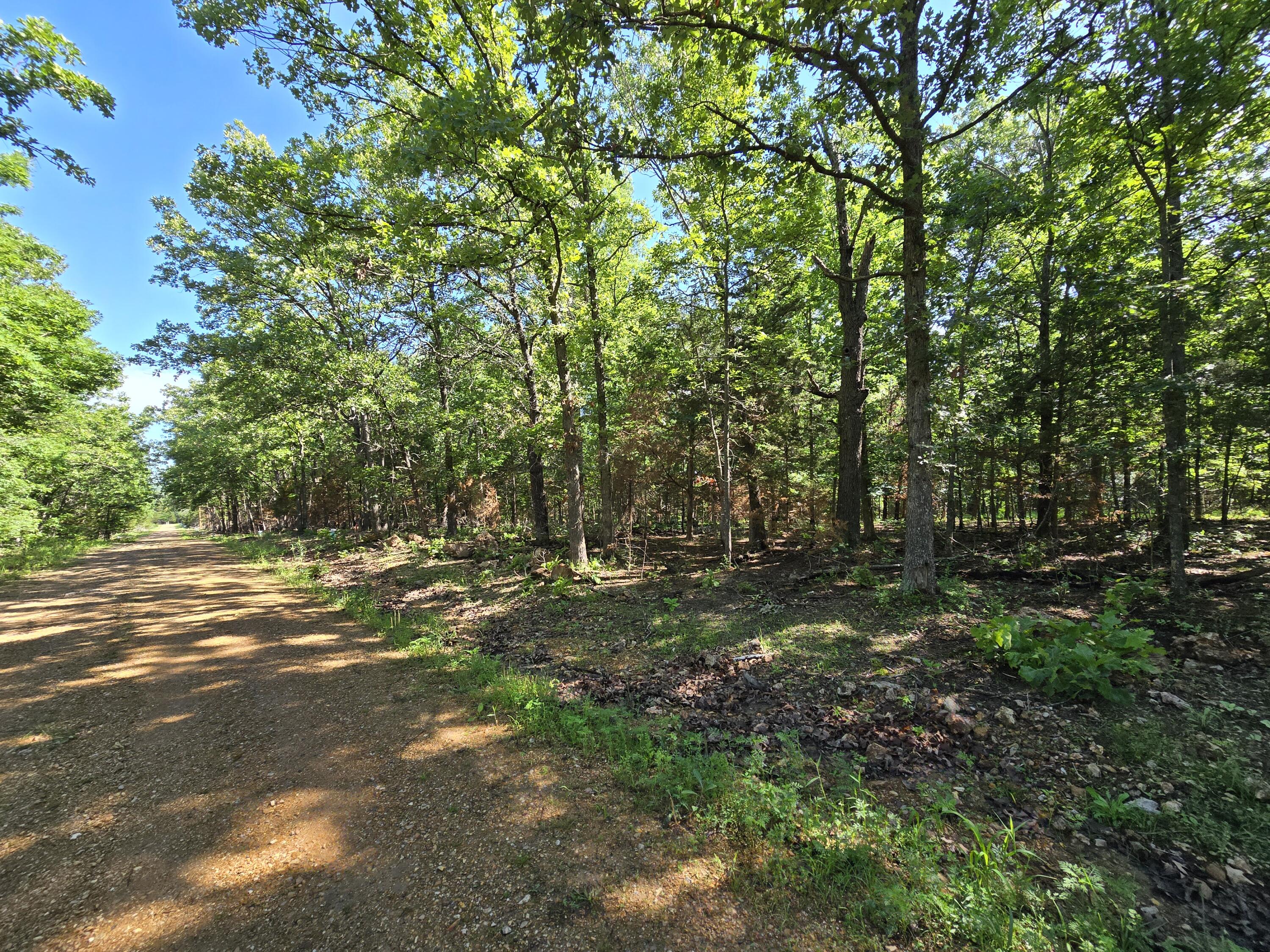 Land for sale – Lot 11  Block 12 Tall Oaks   Pittsburg, MO