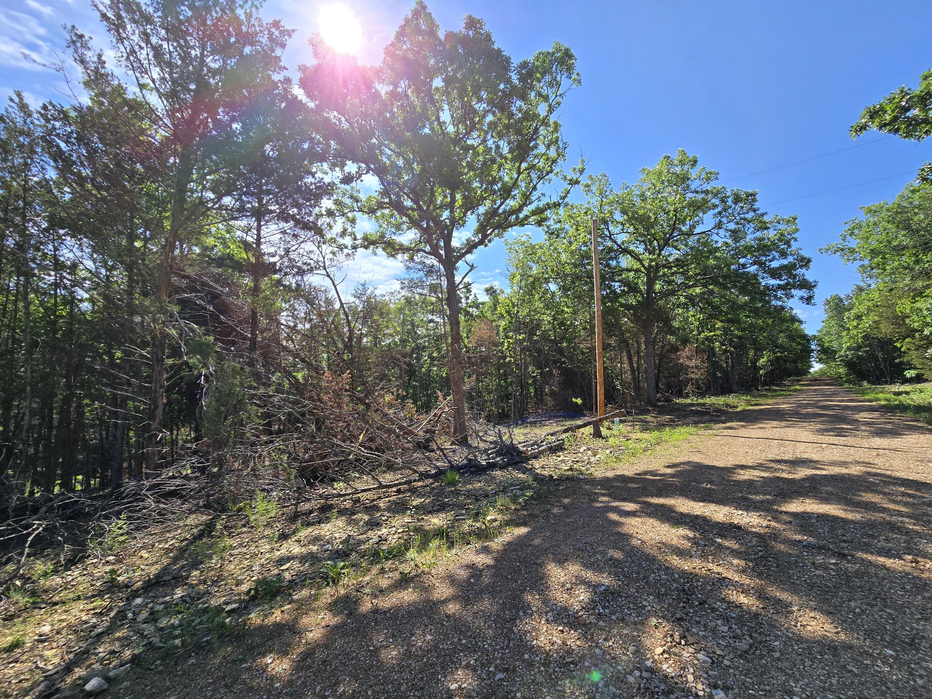 Land for sale – Lot 5  Block 12 Tall Oaks   Pittsburg, MO