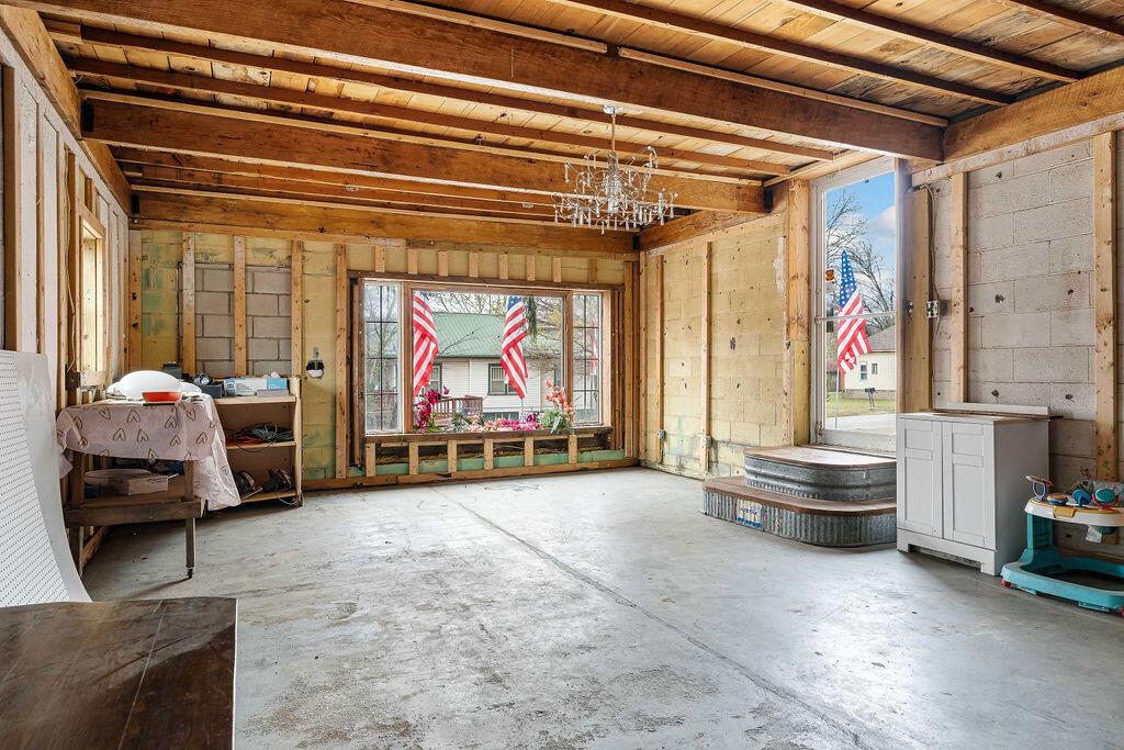 Photo 8 - Commercial Sale for sale – 102 N Walnut Street   Anderson, MO