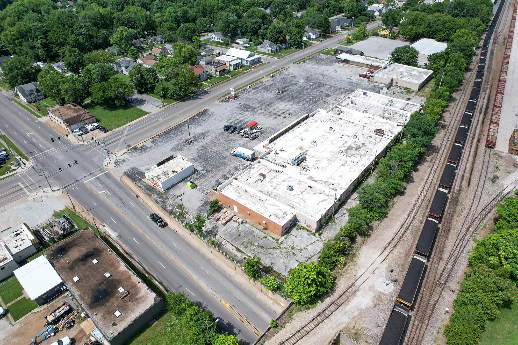 Photo 7 - Commercial Sale for sale – 1075-1137 E Commercial Street  Springfield, MO