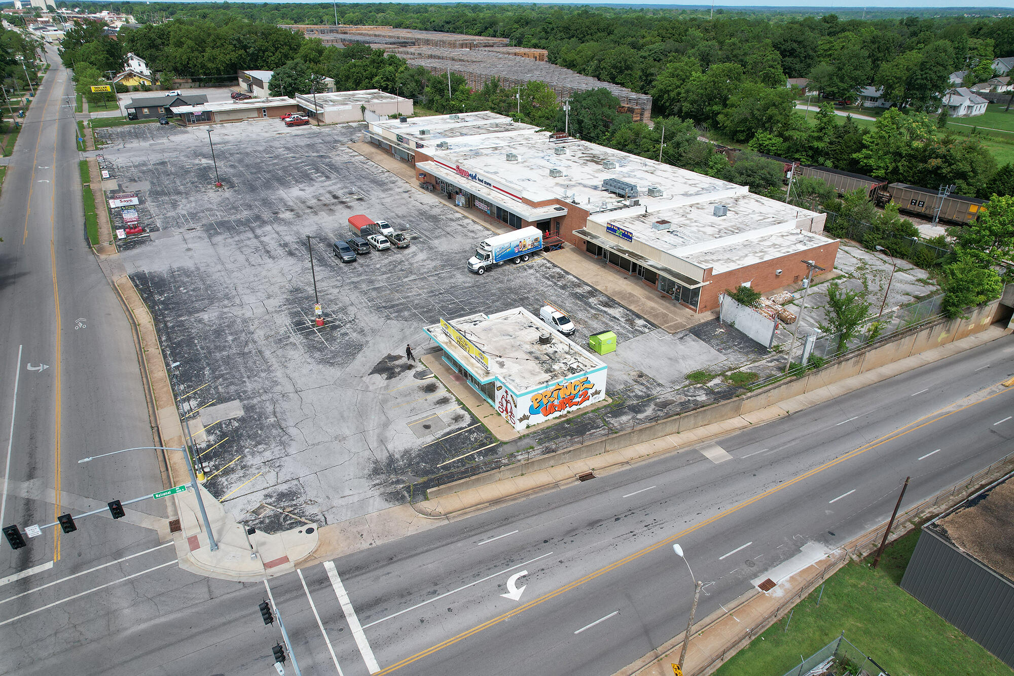Photo 4 - Commercial Sale for sale – 1075-1137 E Commercial Street  Springfield, MO