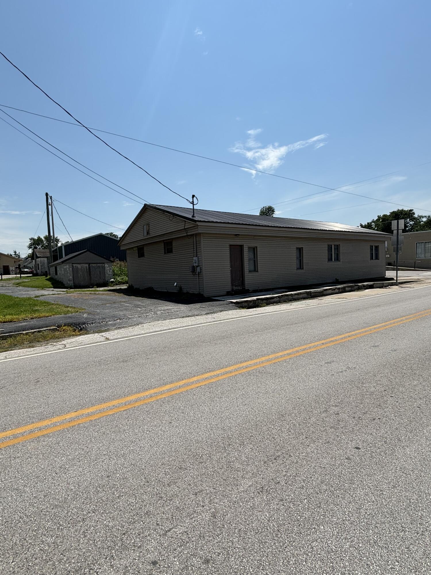 Photo 4 - Commercial Sale for sale – 108 S Washington Avenue  Walnut Grove, MO