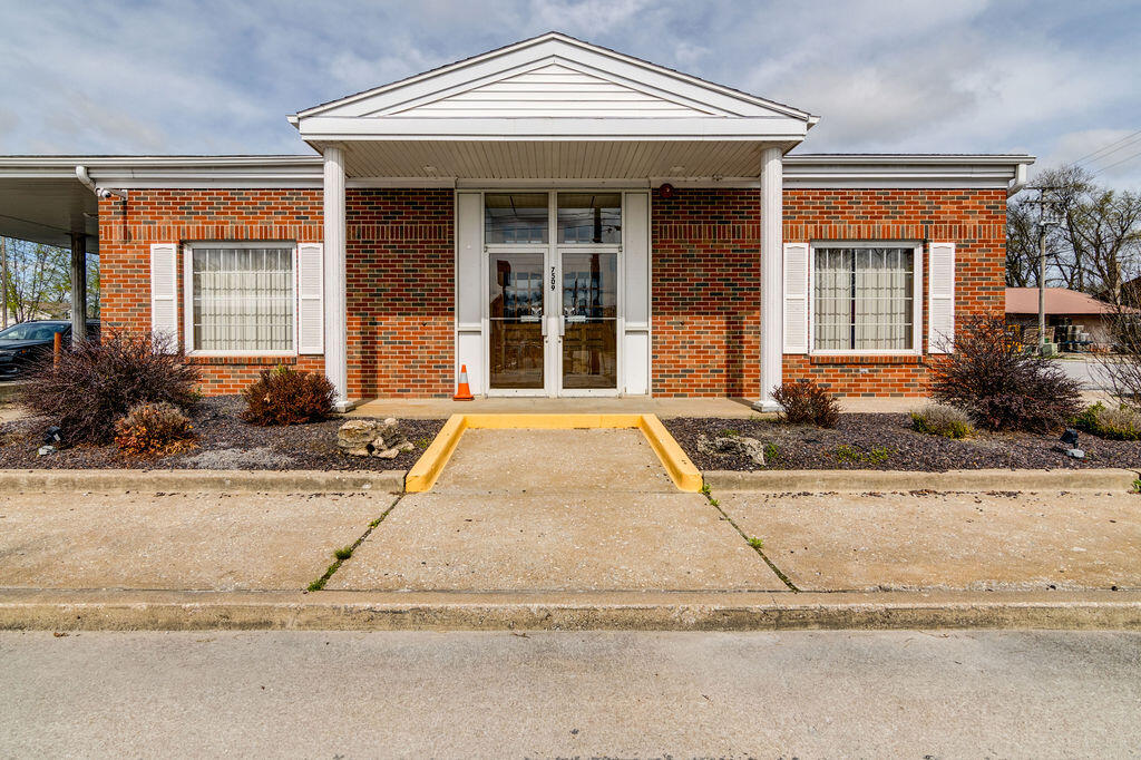 Photo 3 - Commercial Sale for sale – 7509  State Highway 14   Sparta, MO