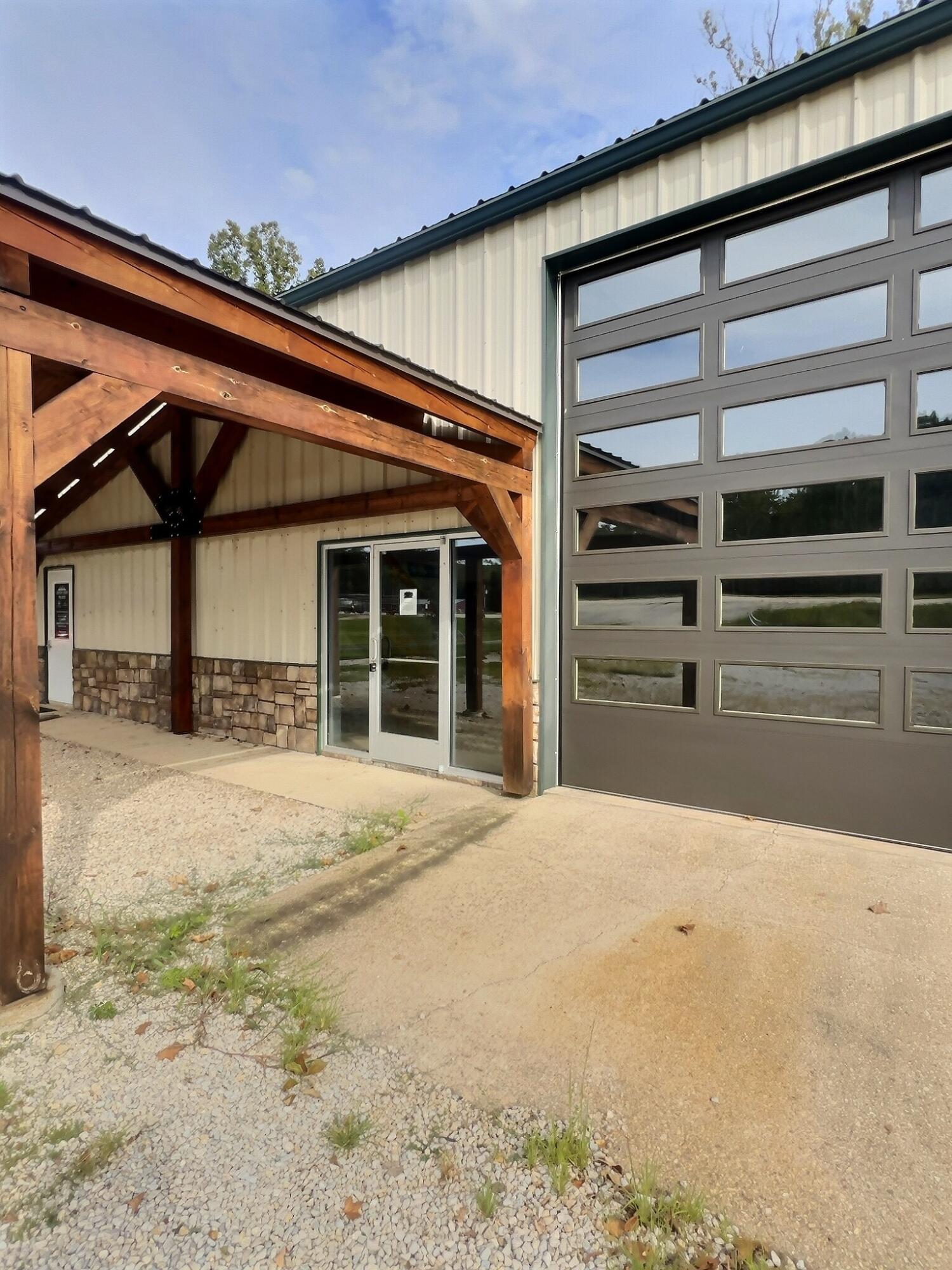 Photo 5 - Commercial Sale for sale – 17188  Us Highway 60   Van Buren, MO