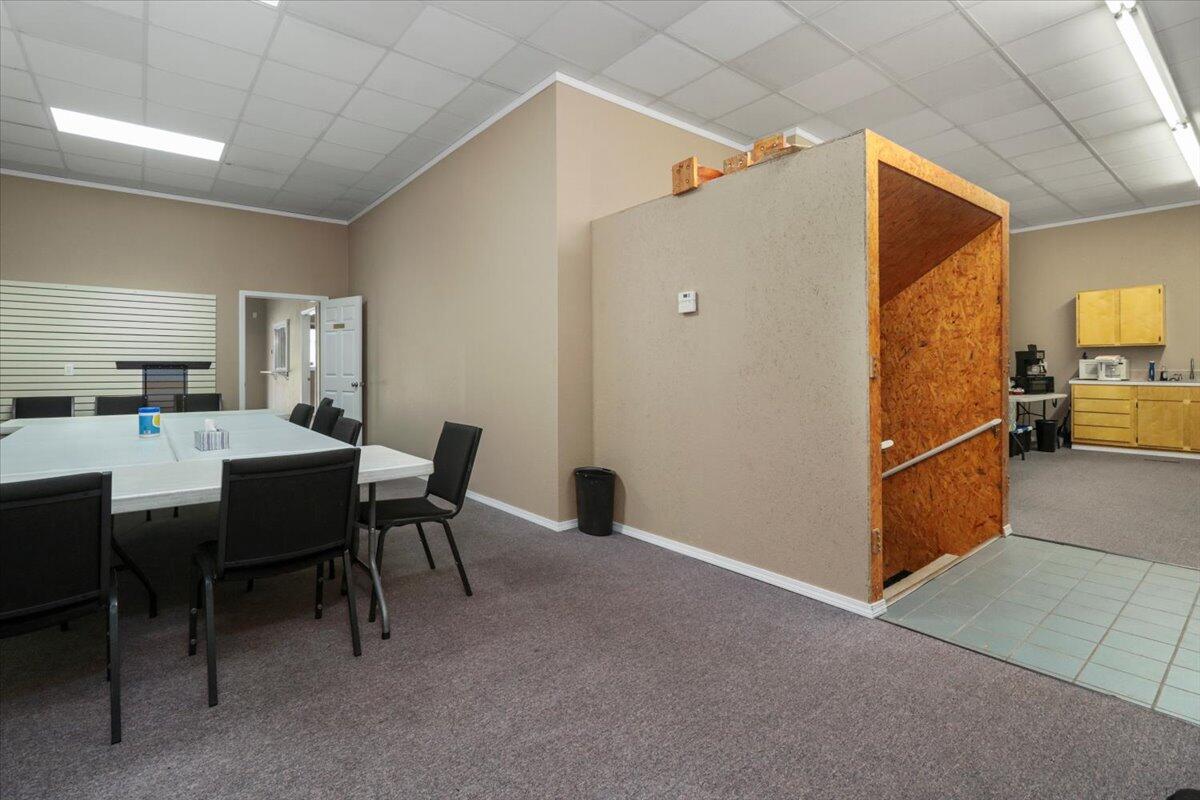 Photo 13 - Commercial Sale for sale – 1006  Nettleton Avenue  Thayer, MO