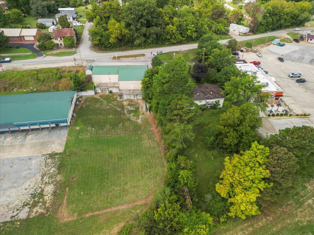 Photo 3 - Commercial Sale for sale – 1006  Nettleton Avenue  Thayer, MO