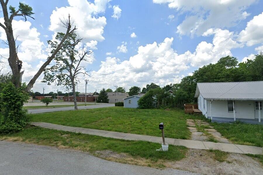 Photo 2 - Land for sale – 305 W Main Street  Buffalo, MO