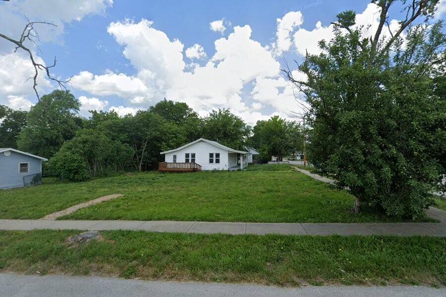 Land for sale – 305 W Main Street  Buffalo, MO