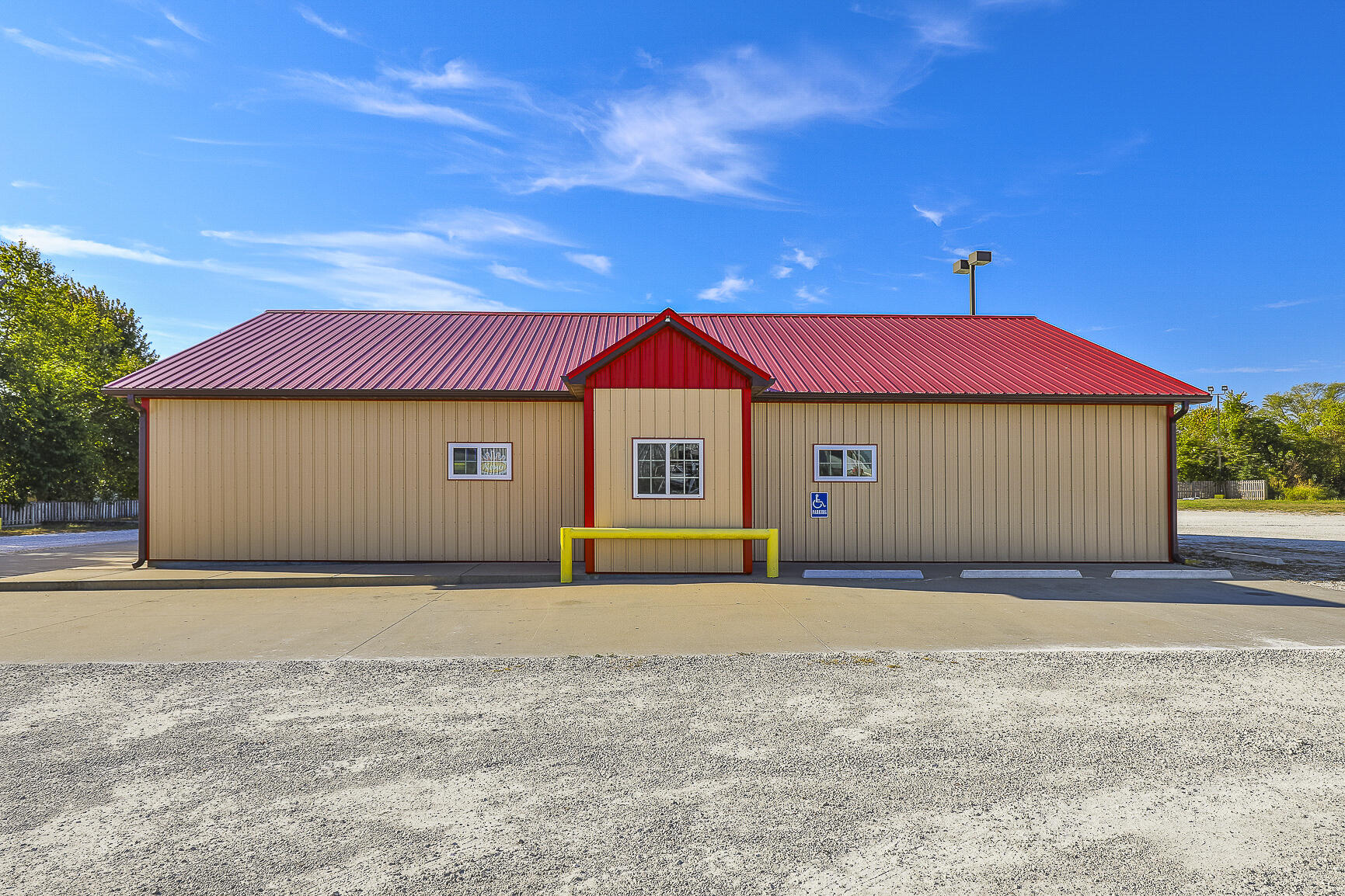 Photo 2 - Commercial Sale for sale – 1450 E Mt Gilead Road  Bolivar, MO