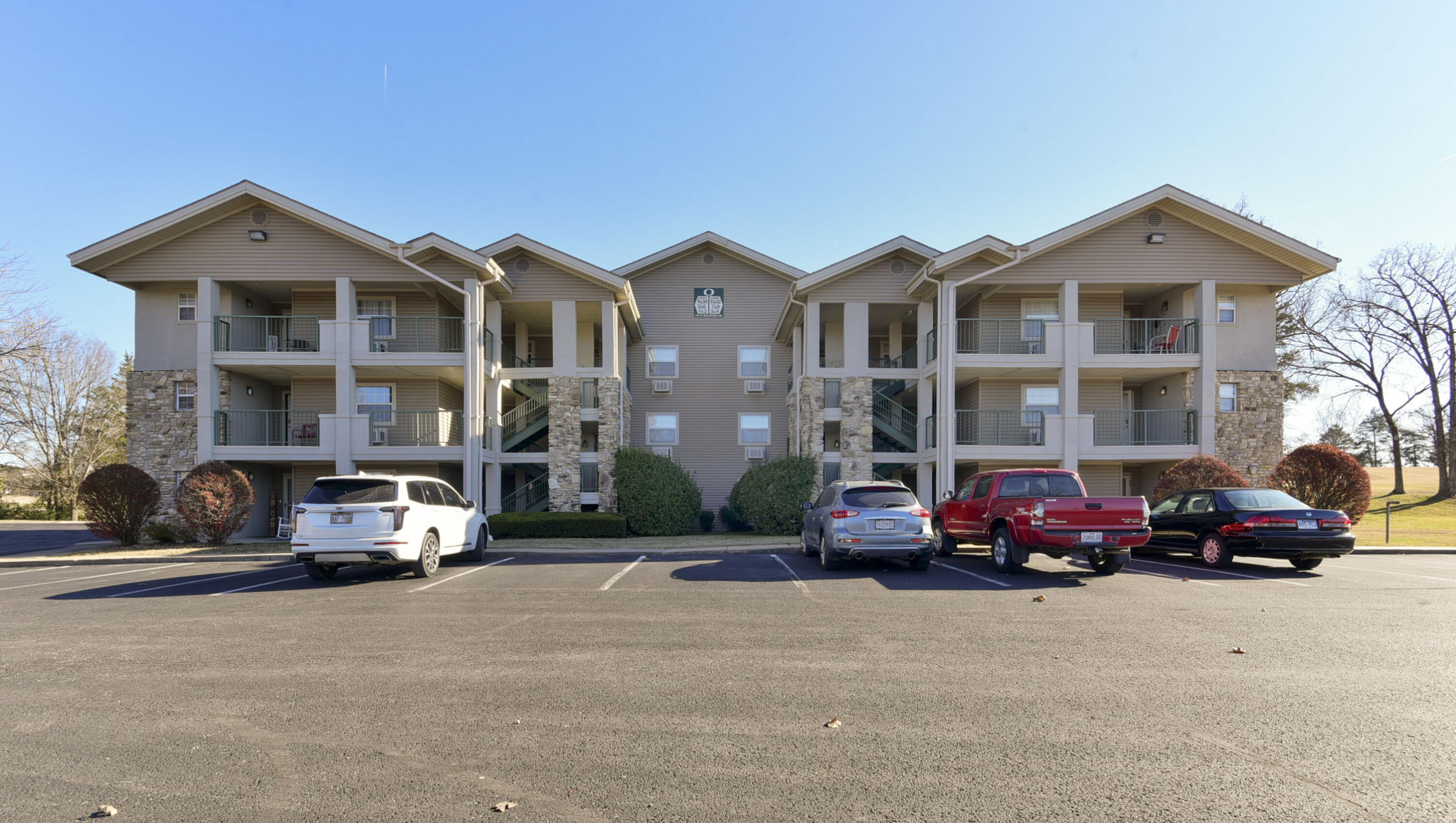 Photo 3 - Residential for sale – 192 W Rockford Drive  Branson, MO