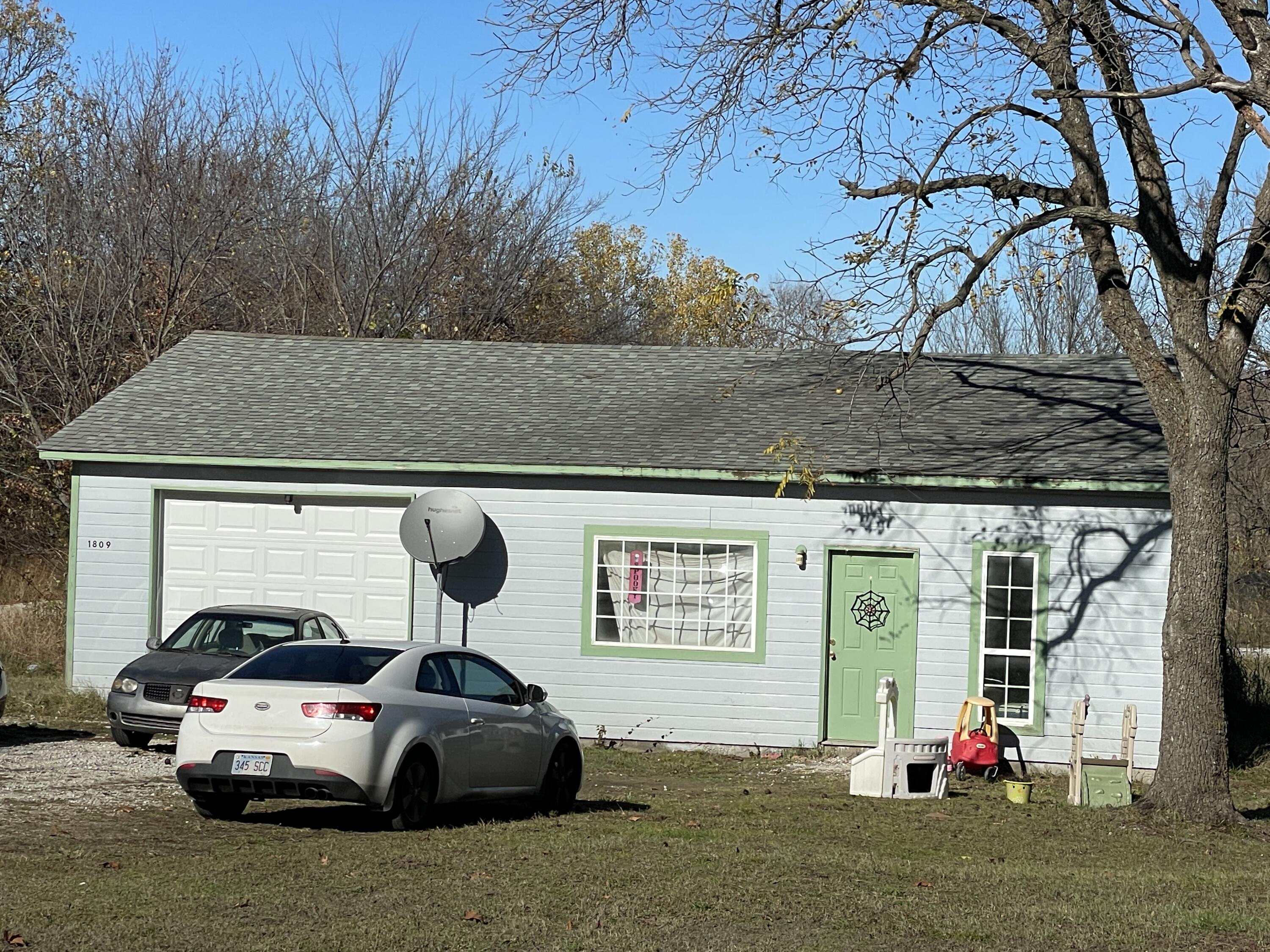 Photo 3 - Residential for sale – 1809, 1811  & 1813 East Front Street  Galena, KS