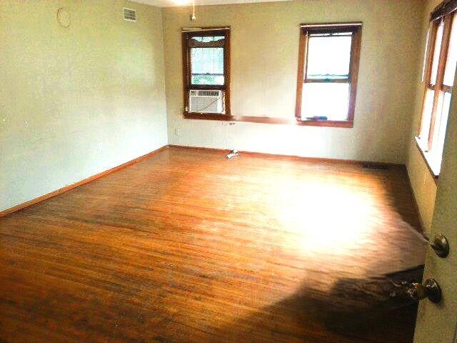 Photo 3 - Residential for sale – 415 N Grand Street  Willow Springs, MO