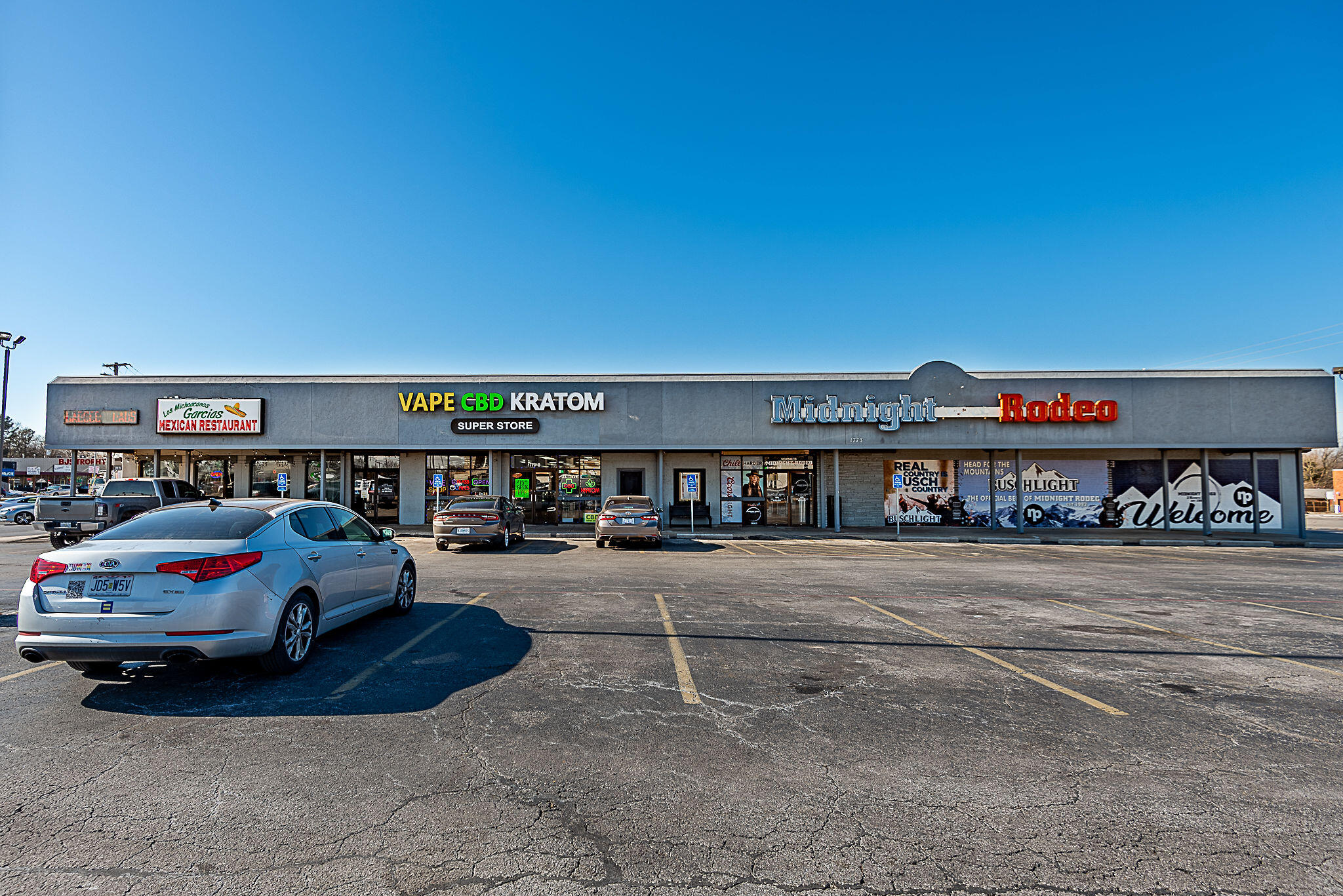 Photo 2 - Commercial Lease for sale – 1773 S Glenstone Avenue  Springfield, MO