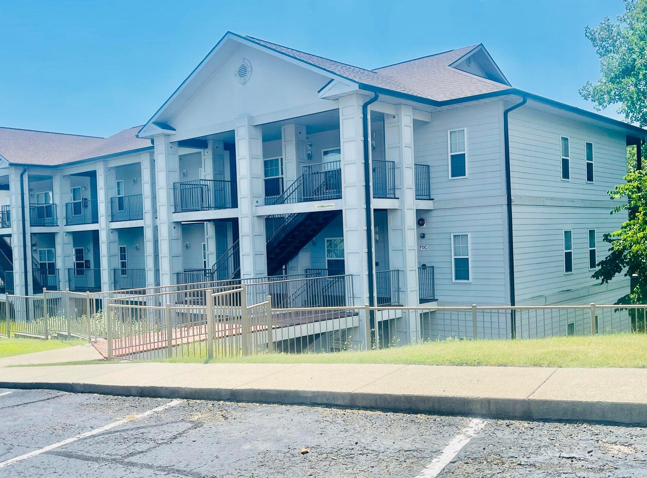 Photo 2 - Commercial Sale for sale – 114  Oxford Drive   Branson, MO