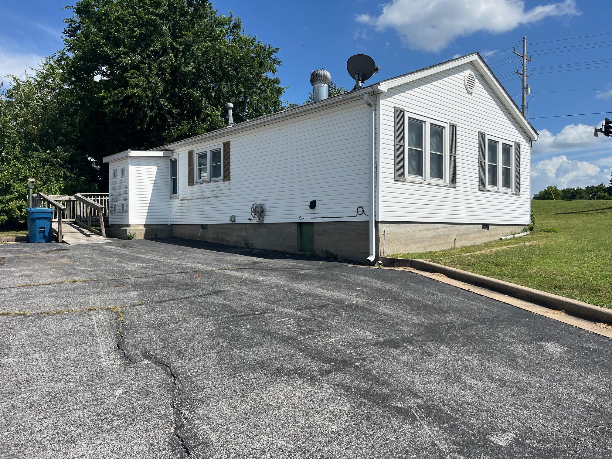Photo 17 - Commercial Sale for sale – 729 W 32nd Street  Joplin, MO