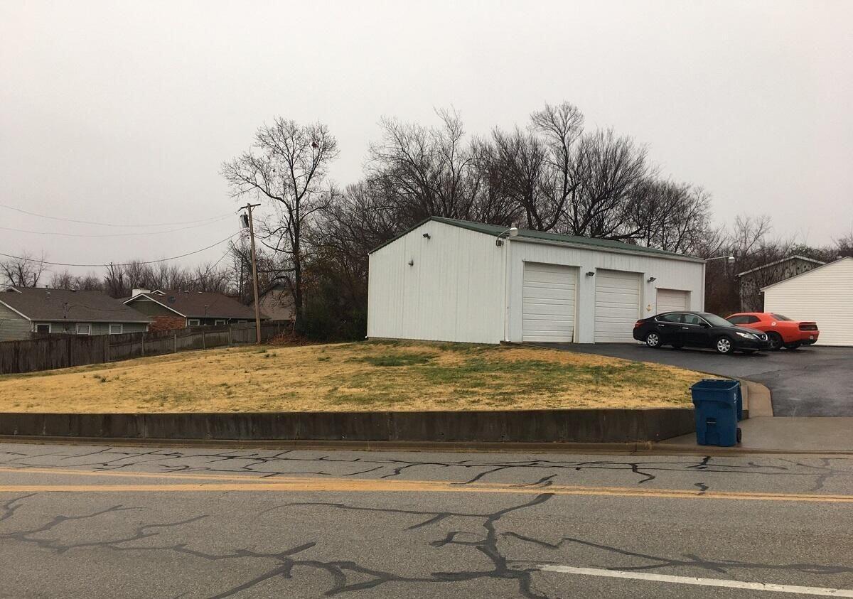 Photo 15 - Commercial Sale for sale – 729 W 32nd Street  Joplin, MO